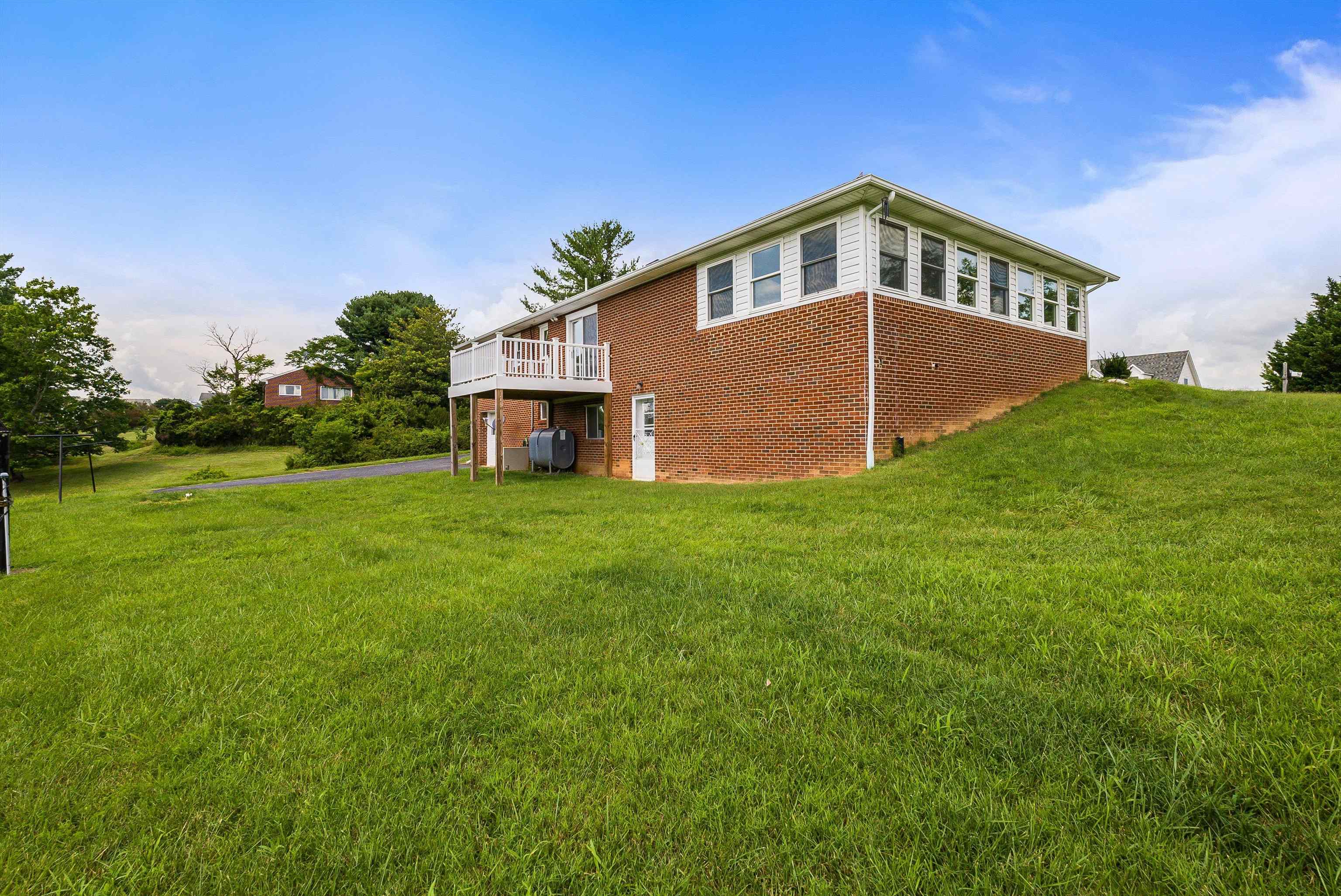 315 BALSLEY RD, STAUNTON, Virginia 24401, 3 Bedrooms Bedrooms, ,2 BathroomsBathrooms,Residential,315 BALSLEY RD,667462 MLS # 667462