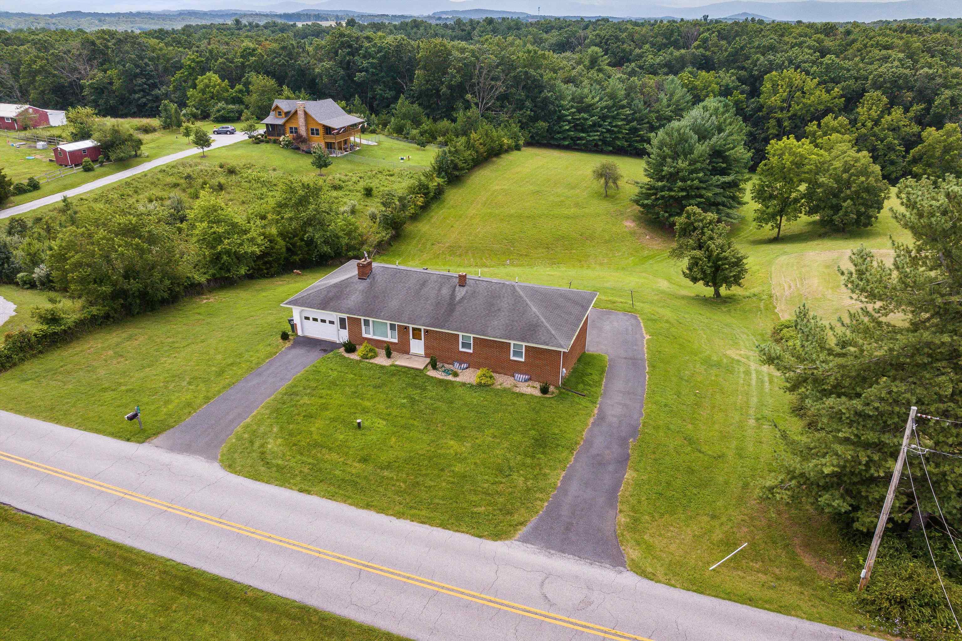 315 BALSLEY RD, STAUNTON, Virginia 24401, 3 Bedrooms Bedrooms, ,2 BathroomsBathrooms,Residential,315 BALSLEY RD,667462 MLS # 667462