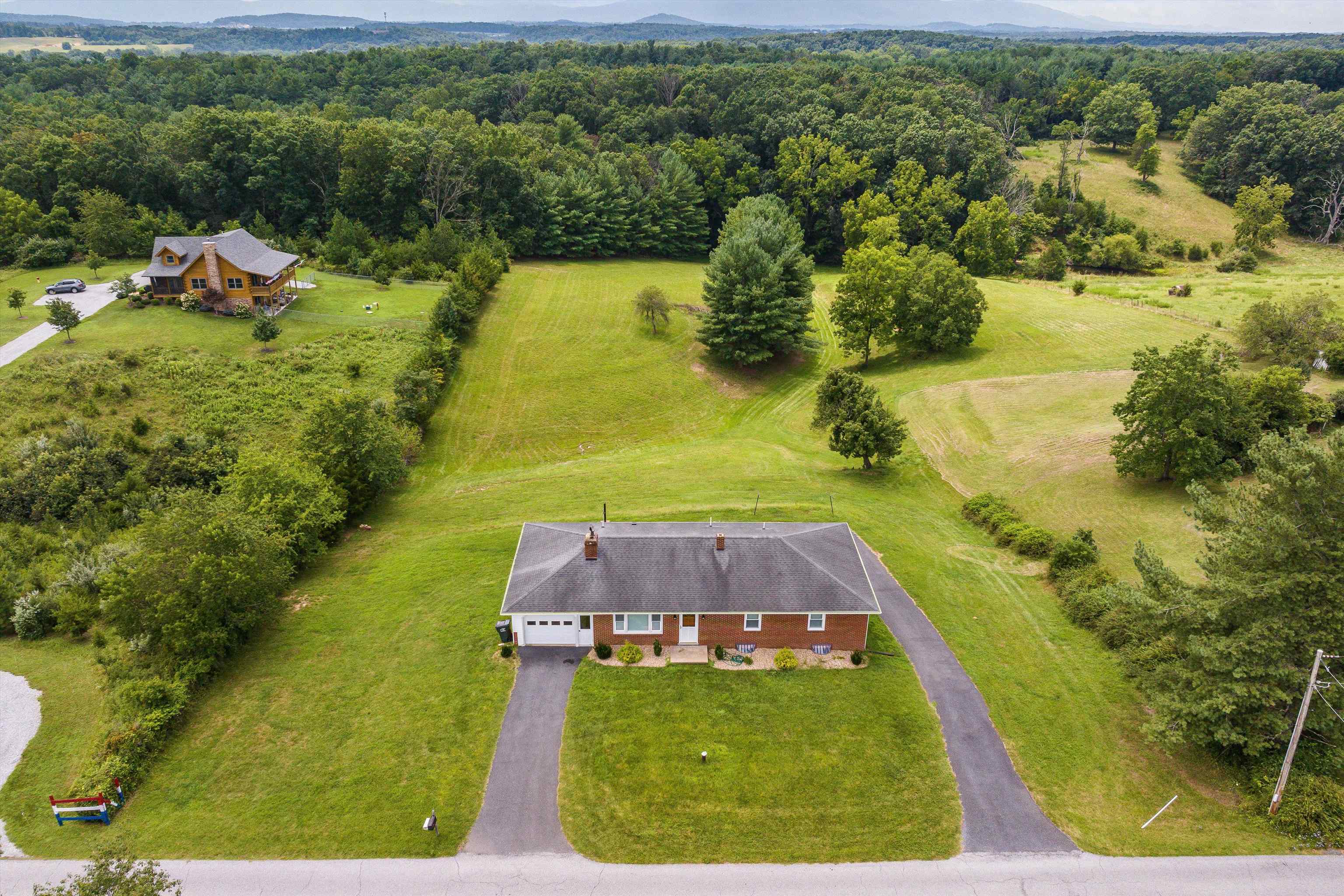 315 BALSLEY RD, STAUNTON, Virginia 24401, 3 Bedrooms Bedrooms, ,2 BathroomsBathrooms,Residential,315 BALSLEY RD,667462 MLS # 667462