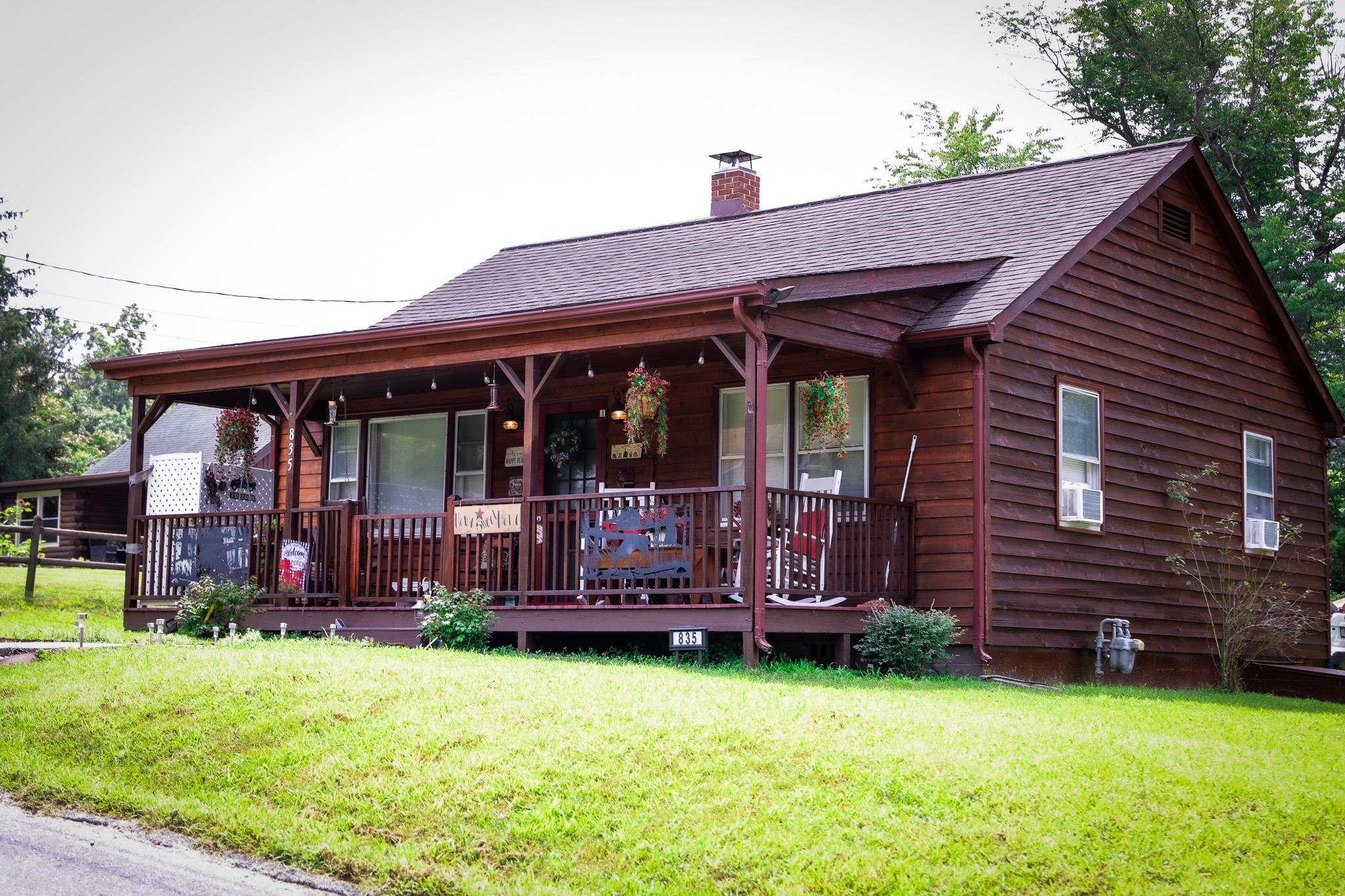 835 MARYLAND AVE, WAYNESBORO, Virginia 22980, 2 Bedrooms Bedrooms, ,1 BathroomBathrooms,Residential,835 MARYLAND AVE,667472 MLS # 667472