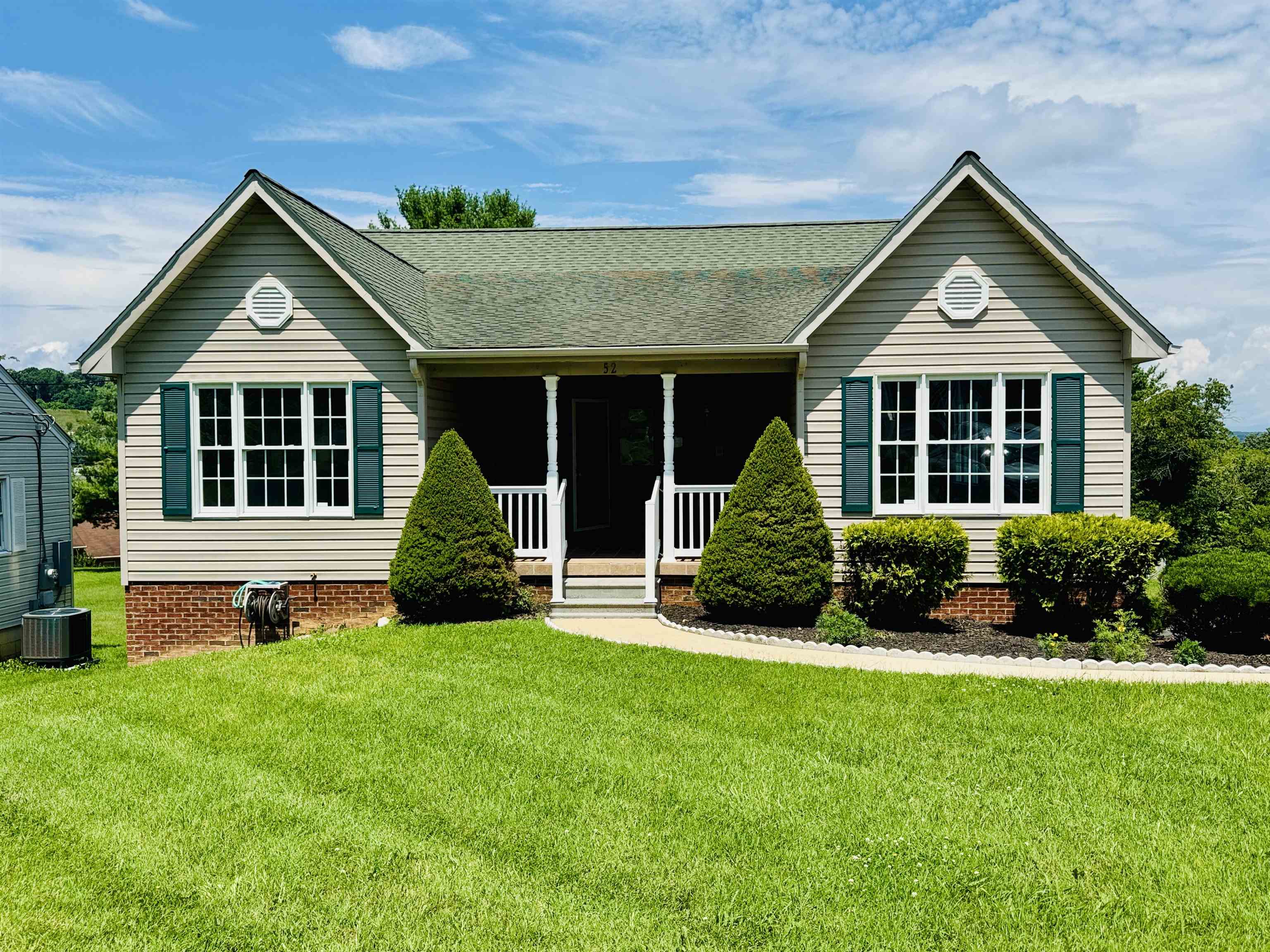 52 SUNSET BLVD, STAUNTON, Virginia 24401, 5 Bedrooms Bedrooms, ,3 BathroomsBathrooms,Residential,52 SUNSET BLVD,667476 MLS # 667476