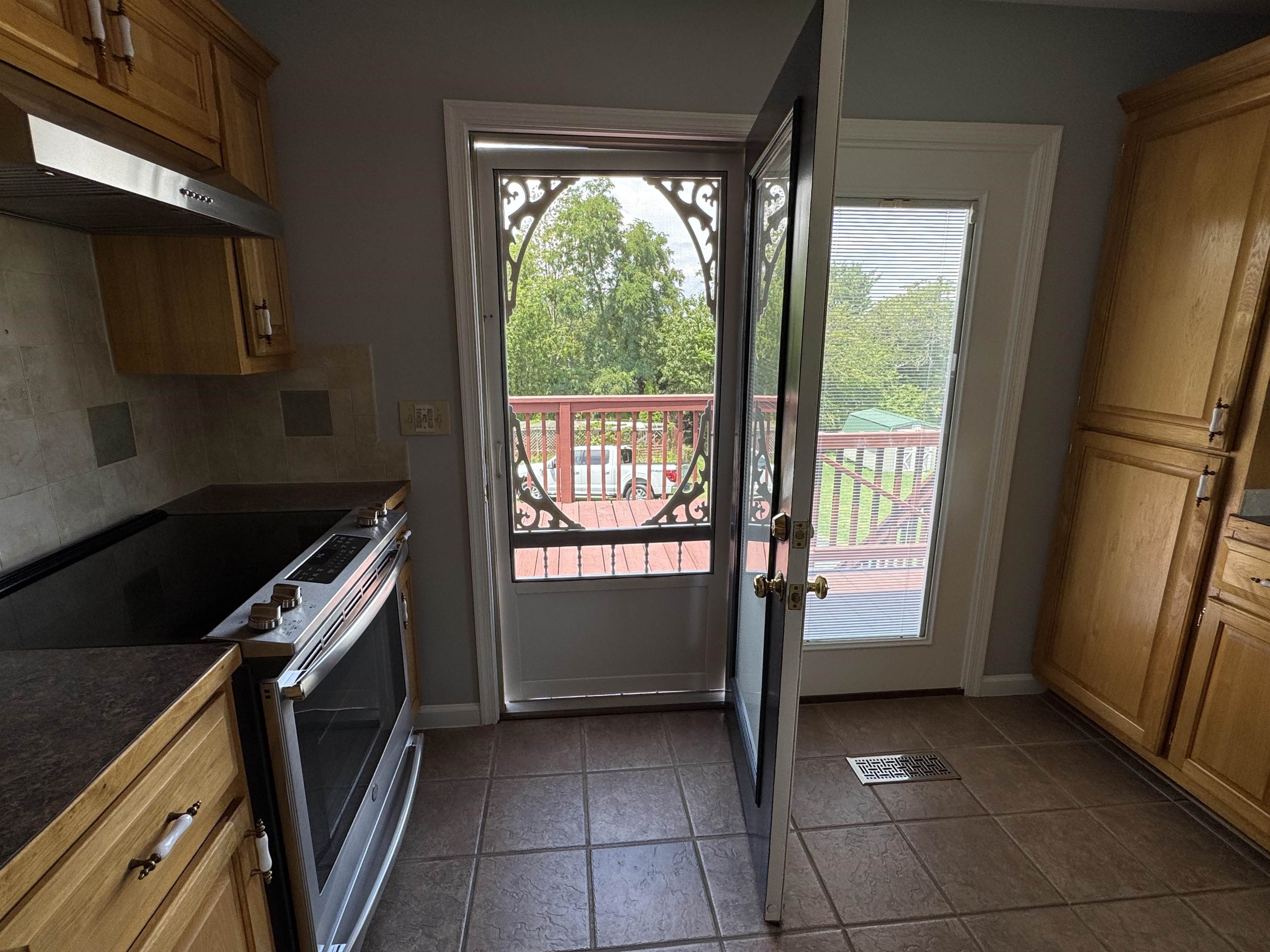 52 SUNSET BLVD, STAUNTON, Virginia 24401, 5 Bedrooms Bedrooms, ,3 BathroomsBathrooms,Residential,52 SUNSET BLVD,667476 MLS # 667476