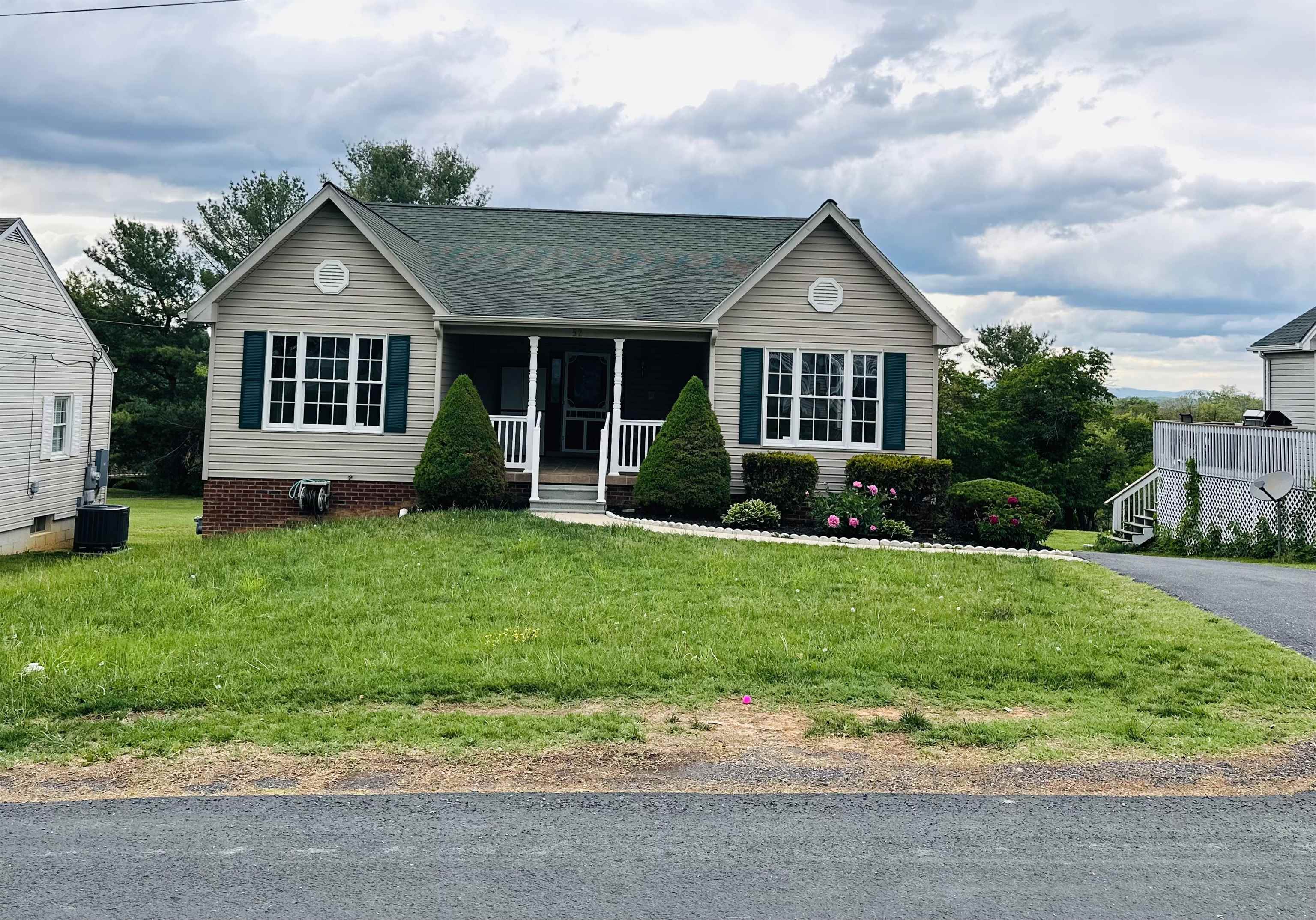 52 SUNSET BLVD, STAUNTON, Virginia 24401, 5 Bedrooms Bedrooms, ,3 BathroomsBathrooms,Residential,52 SUNSET BLVD,667476 MLS # 667476