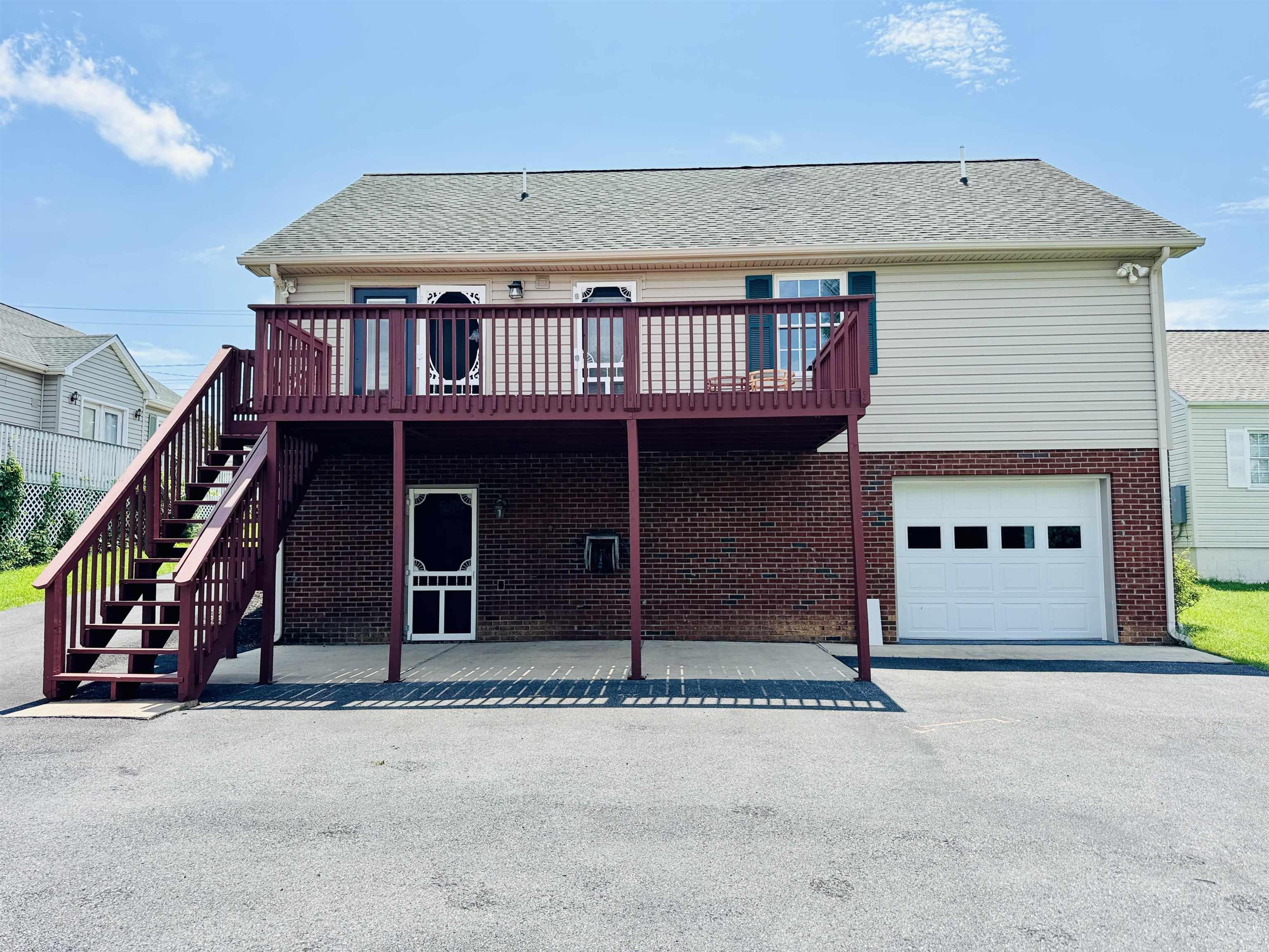 52 SUNSET BLVD, STAUNTON, Virginia 24401, 5 Bedrooms Bedrooms, ,3 BathroomsBathrooms,Residential,52 SUNSET BLVD,667476 MLS # 667476