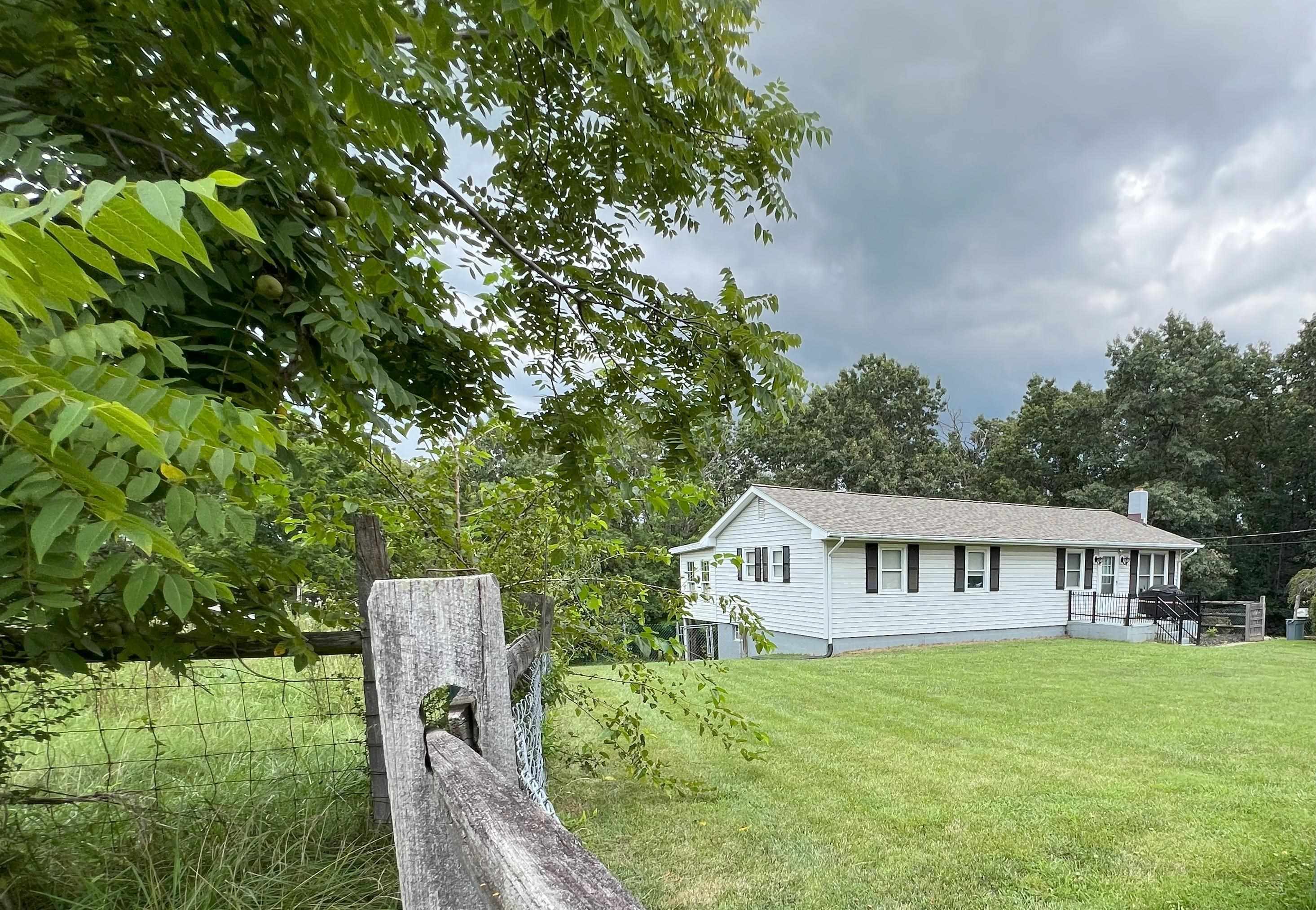 302 HERMITAGE RD, STAUNTON, Virginia 24401, 3 Bedrooms Bedrooms, ,2 BathroomsBathrooms,Residential,302 HERMITAGE RD,667480 MLS # 667480