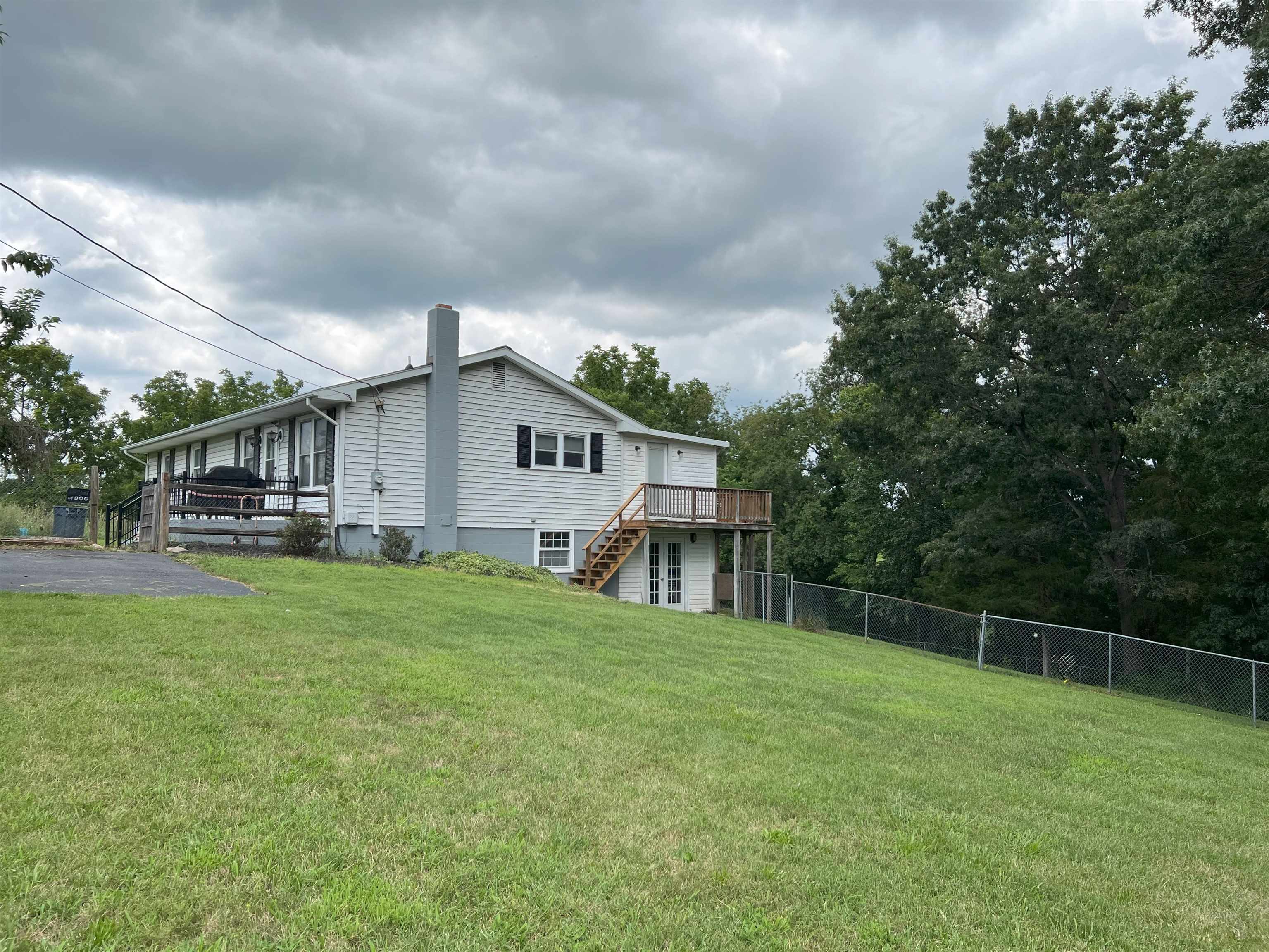 302 HERMITAGE RD, STAUNTON, Virginia 24401, 3 Bedrooms Bedrooms, ,2 BathroomsBathrooms,Residential,302 HERMITAGE RD,667480 MLS # 667480