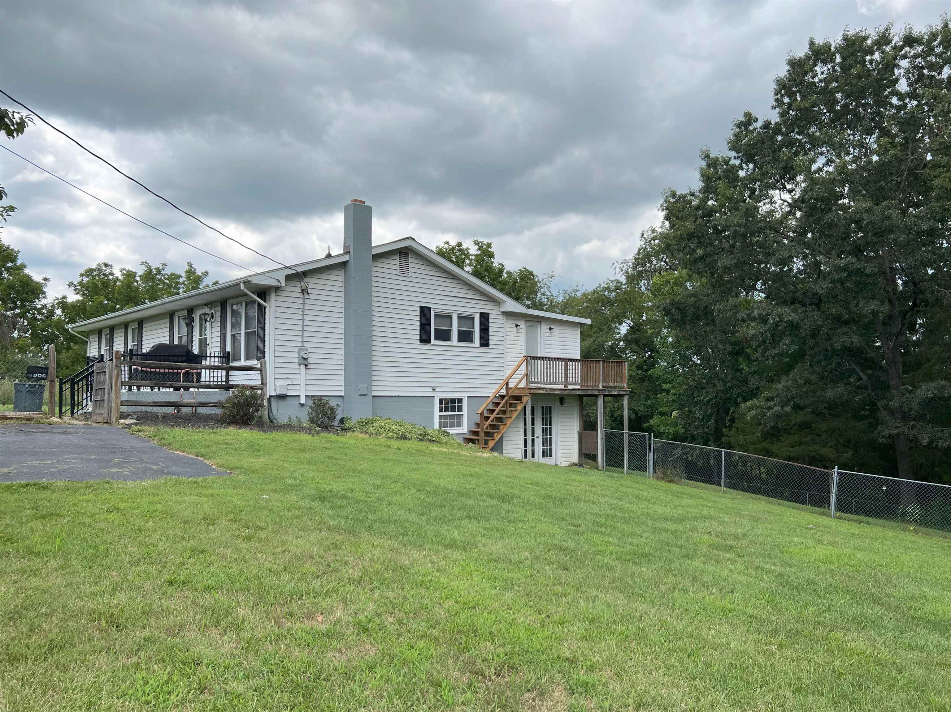 302 HERMITAGE RD, STAUNTON, Virginia 24401, 3 Bedrooms Bedrooms, ,2 BathroomsBathrooms,Residential,302 HERMITAGE RD,667480 MLS # 667480