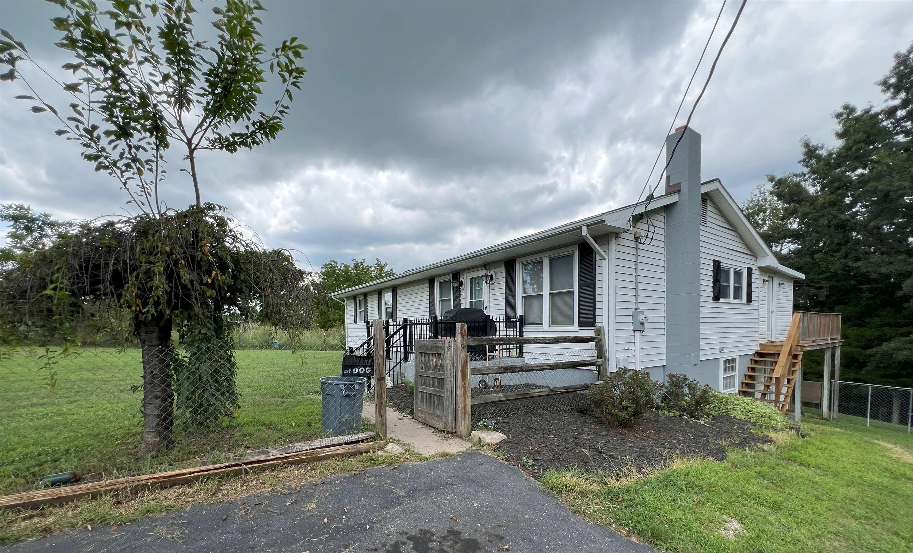 302 HERMITAGE RD, STAUNTON, Virginia 24401, 3 Bedrooms Bedrooms, ,2 BathroomsBathrooms,Residential,302 HERMITAGE RD,667480 MLS # 667480