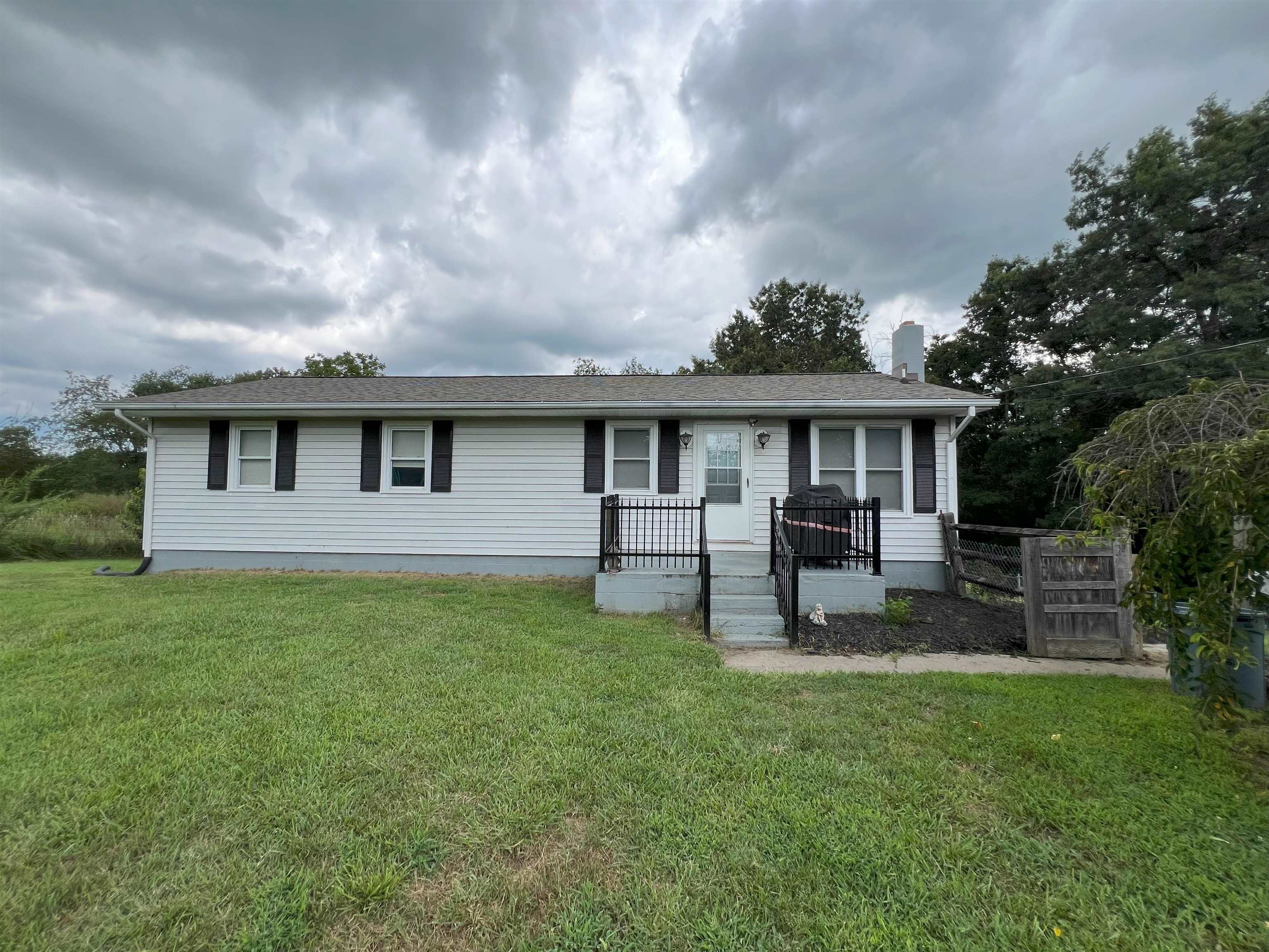302 HERMITAGE RD, STAUNTON, Virginia 24401, 3 Bedrooms Bedrooms, ,2 BathroomsBathrooms,Residential,302 HERMITAGE RD,667480 MLS # 667480