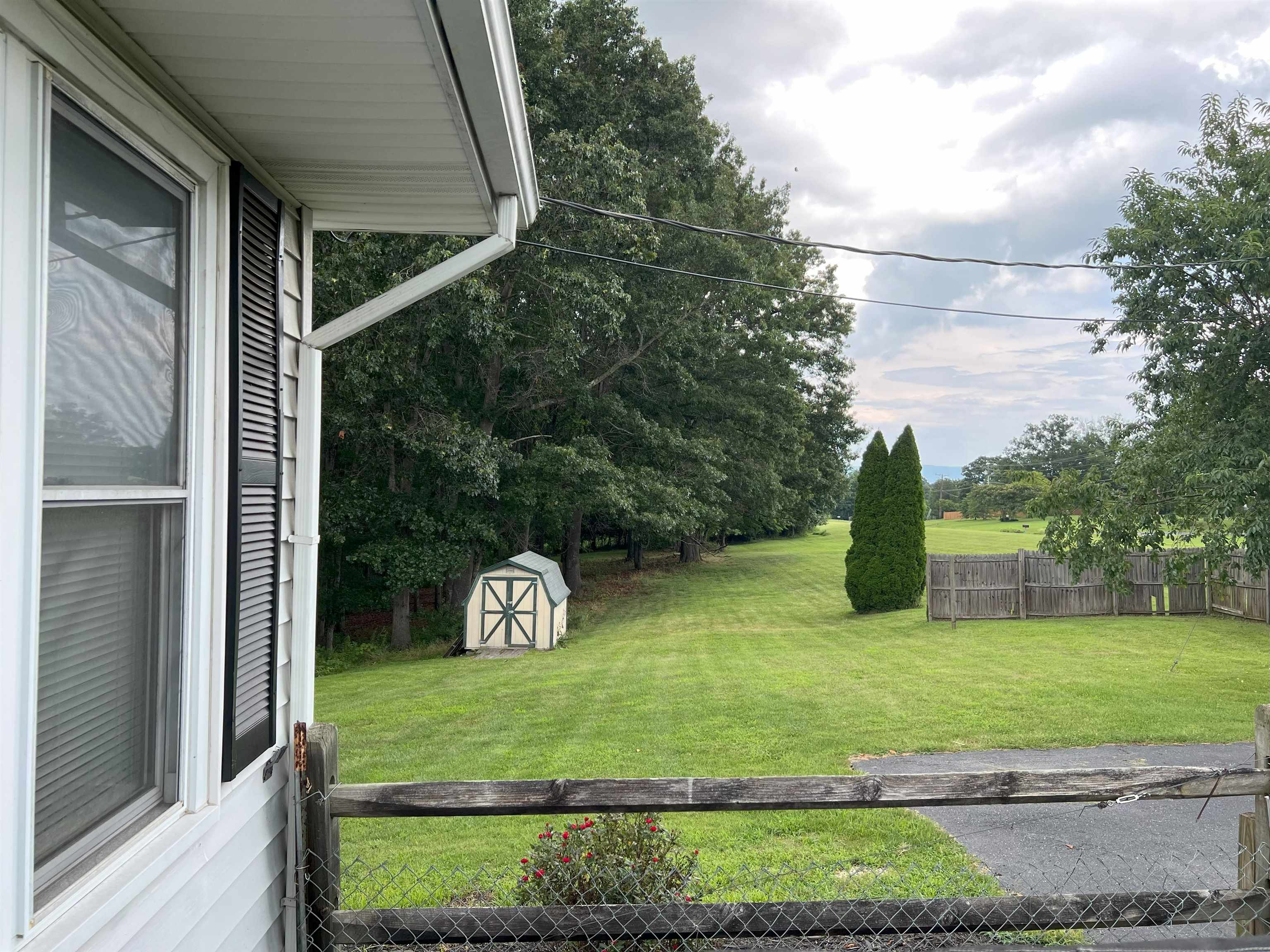 302 HERMITAGE RD, STAUNTON, Virginia 24401, 3 Bedrooms Bedrooms, ,2 BathroomsBathrooms,Residential,302 HERMITAGE RD,667480 MLS # 667480