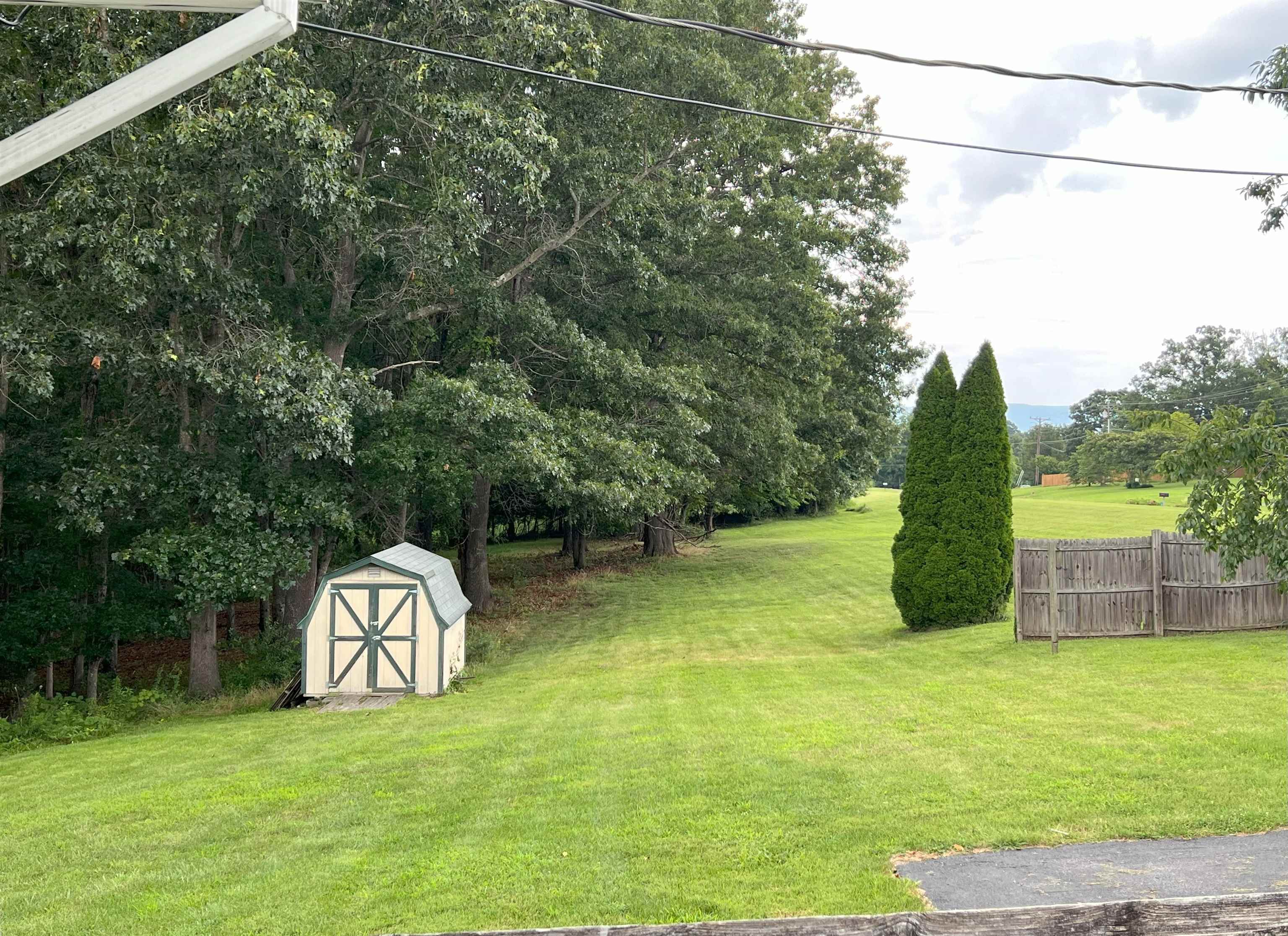 302 HERMITAGE RD, STAUNTON, Virginia 24401, 3 Bedrooms Bedrooms, ,2 BathroomsBathrooms,Residential,302 HERMITAGE RD,667480 MLS # 667480