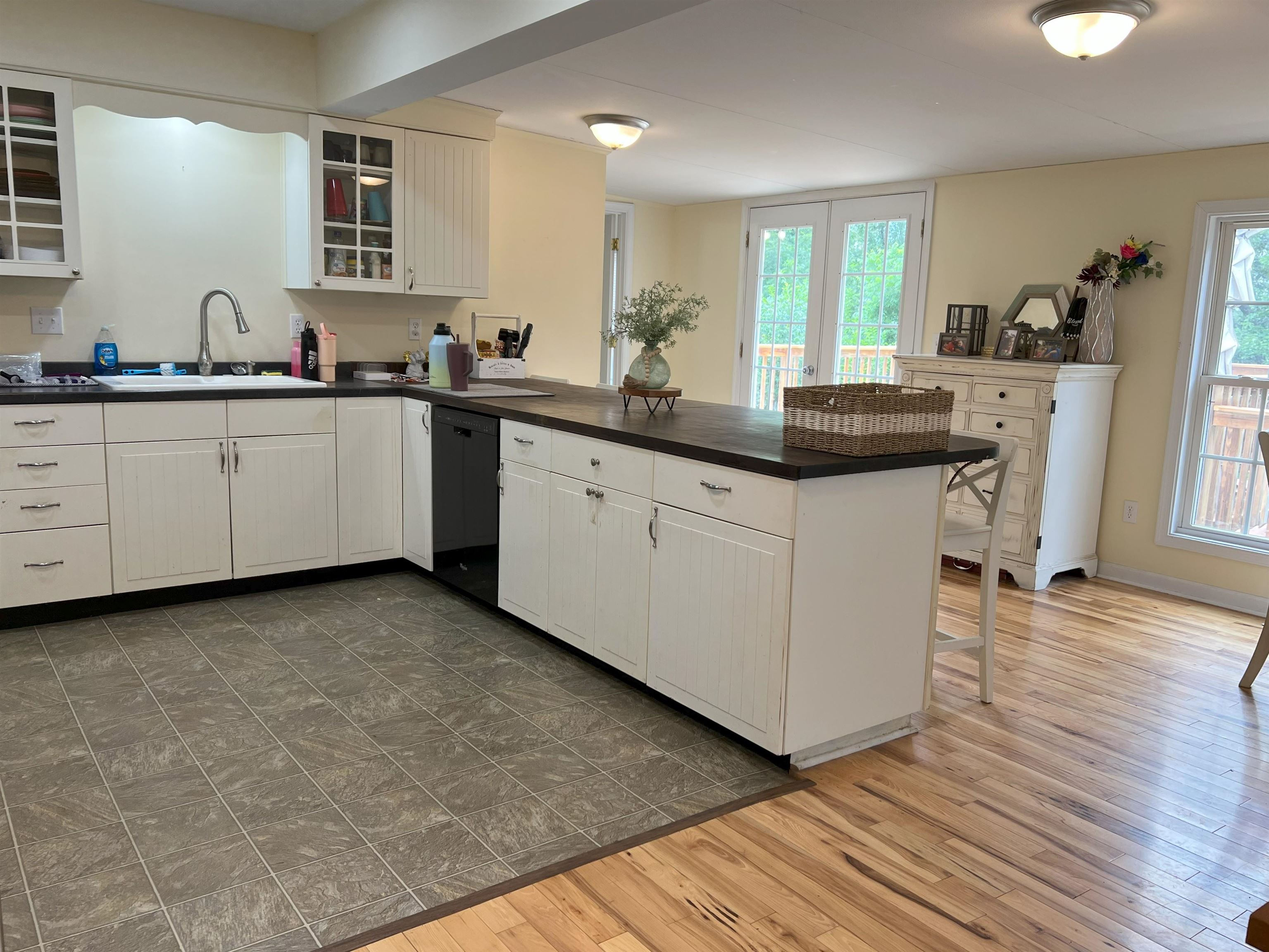 302 HERMITAGE RD, STAUNTON, Virginia 24401, 3 Bedrooms Bedrooms, ,2 BathroomsBathrooms,Residential,302 HERMITAGE RD,667480 MLS # 667480