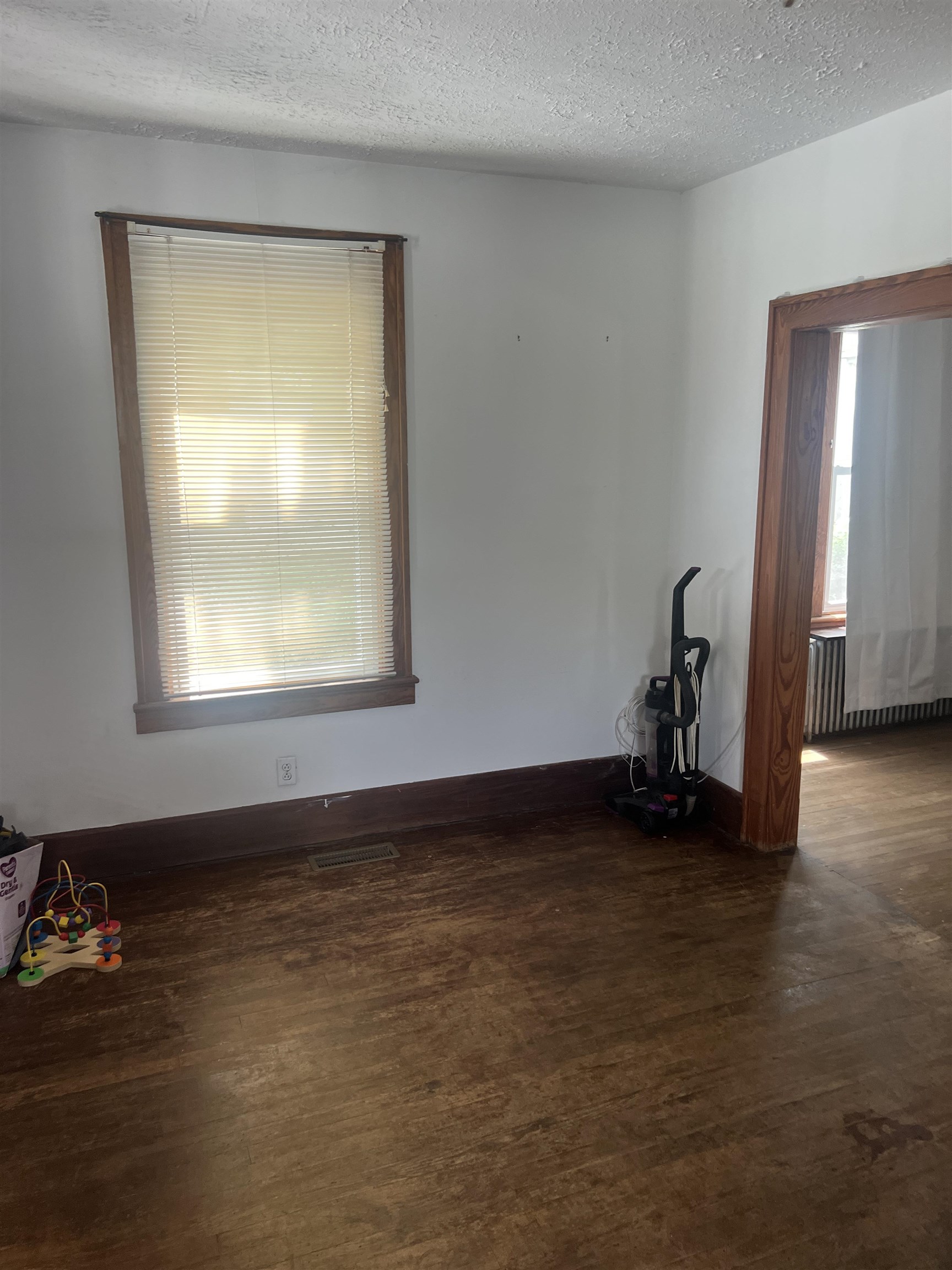 124 BELLVIEW ST, STAUNTON, Virginia 24401, 3 Bedrooms Bedrooms, ,1 BathroomBathrooms,Residential,124 BELLVIEW ST,667481 MLS # 667481