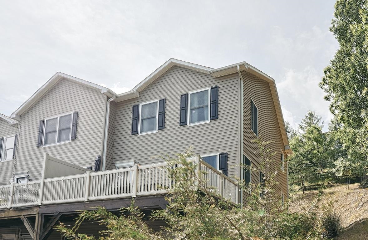 3707 KILLY CT, MCGAHEYSVILLE, Virginia 22840, 3 Bedrooms Bedrooms, ,2 BathroomsBathrooms,Residential,3707 KILLY CT,667486 MLS # 667486