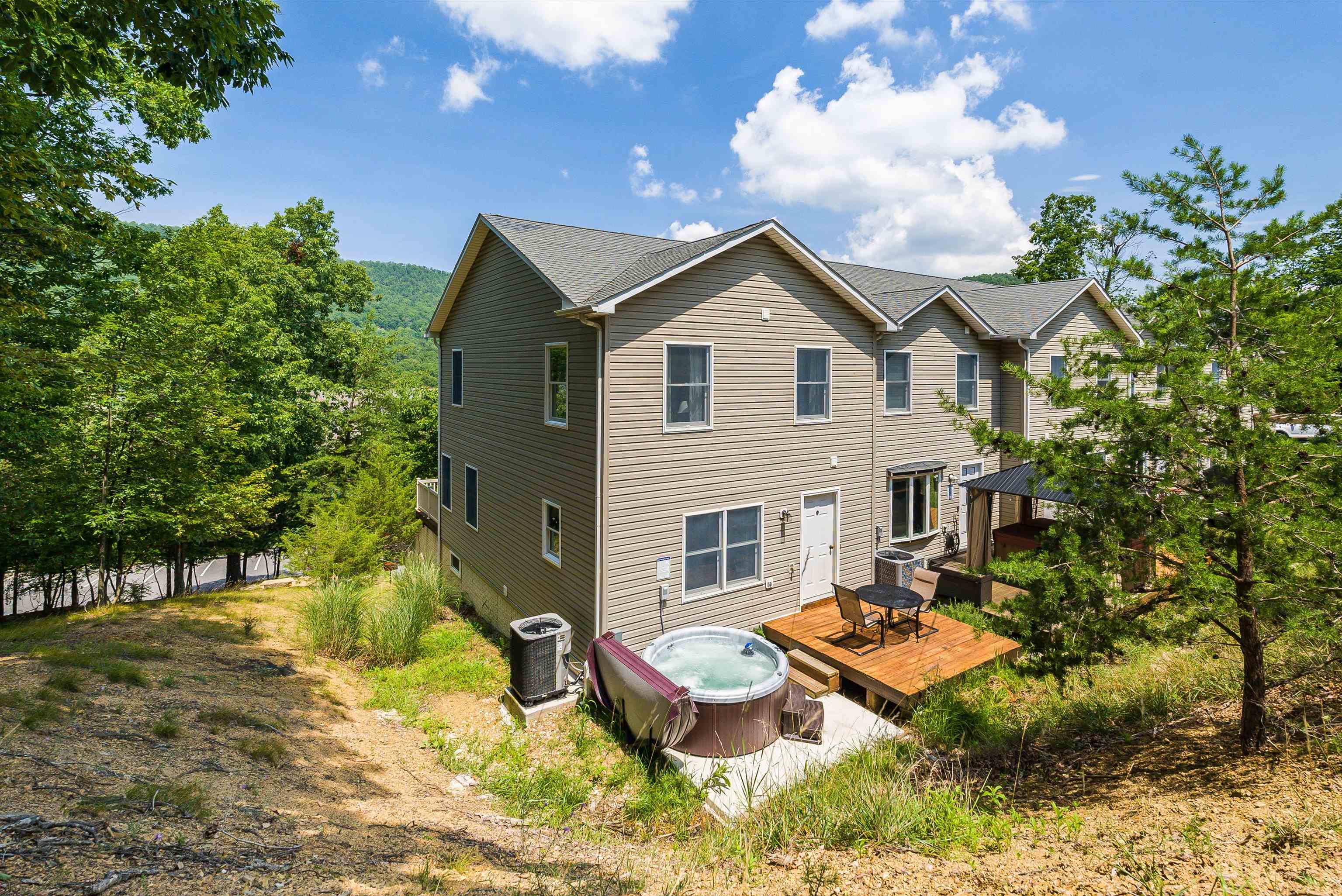 3707 KILLY CT, MCGAHEYSVILLE, Virginia 22840, 3 Bedrooms Bedrooms, ,2 BathroomsBathrooms,Residential,3707 KILLY CT,667486 MLS # 667486
