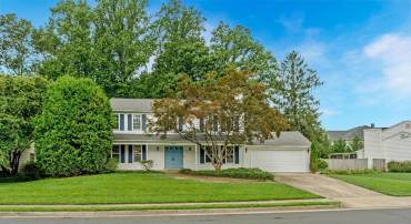 5216 DUNLEIGH DR, BURKE, Virginia 22015, 5 Bedrooms Bedrooms, ,3 BathroomsBathrooms,Residential,For sale,5216 DUNLEIGH DR,VAFX2254422 MLS # VAFX2254422