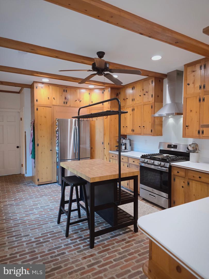 3805 NALLS RD, ALEXANDRIA, Virginia 22309, 4 Bedrooms Bedrooms, ,3 BathroomsBathrooms,Residential,For sale,3805 NALLS RD,VAFX2255856 MLS # VAFX2255856