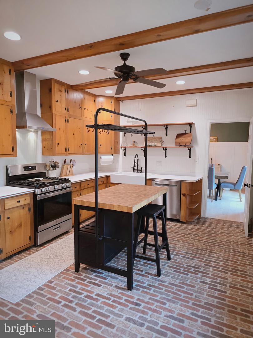 3805 NALLS RD, ALEXANDRIA, Virginia 22309, 4 Bedrooms Bedrooms, ,3 BathroomsBathrooms,Residential,For sale,3805 NALLS RD,VAFX2255856 MLS # VAFX2255856