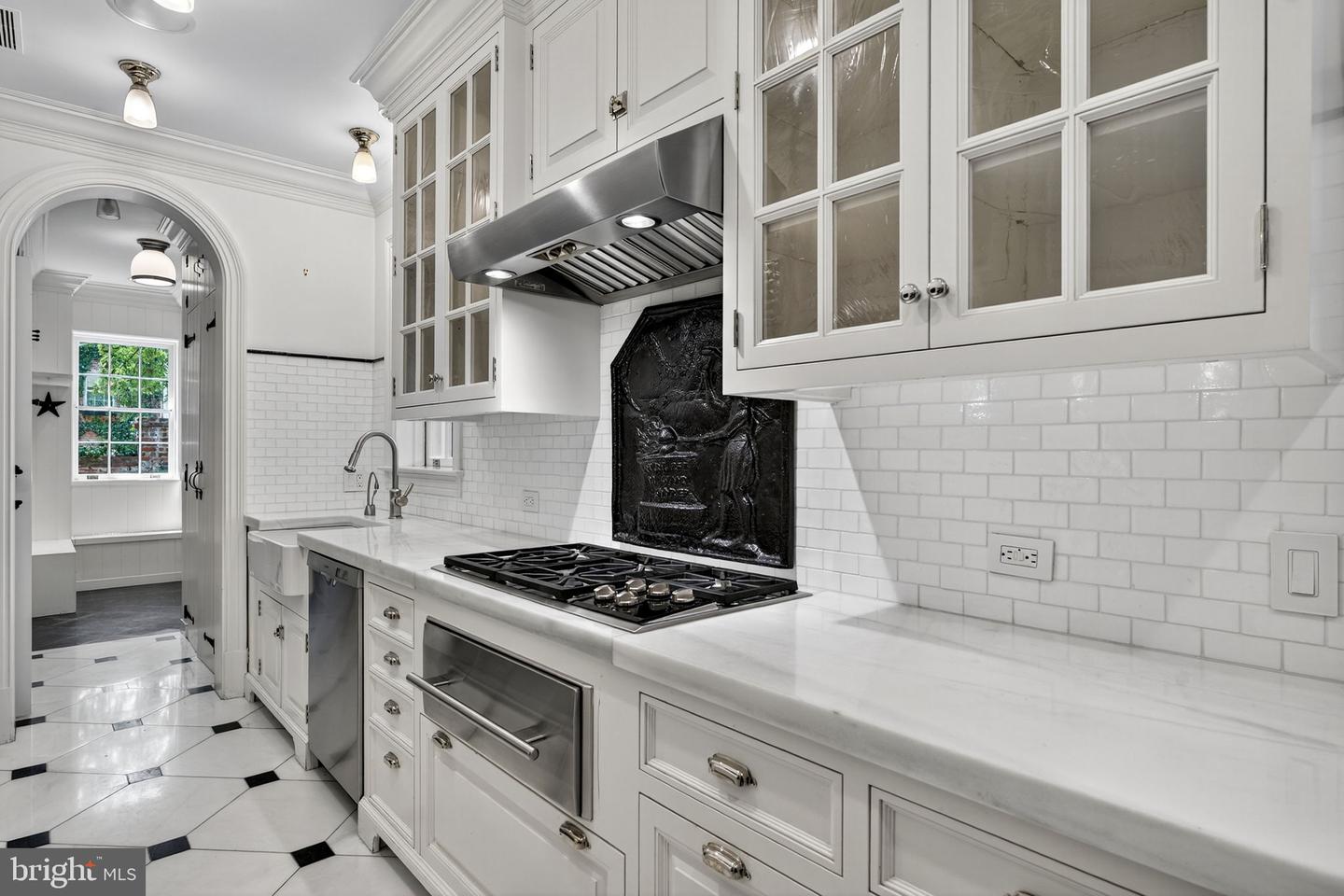 2915 O ST NW, WASHINGTON, District Of Columbia 20007, 8 Bedrooms Bedrooms, 7 Rooms Rooms,7 BathroomsBathrooms,Residential,For sale,2915 O ST NW,DCDC2210832 MLS # DCDC2210832