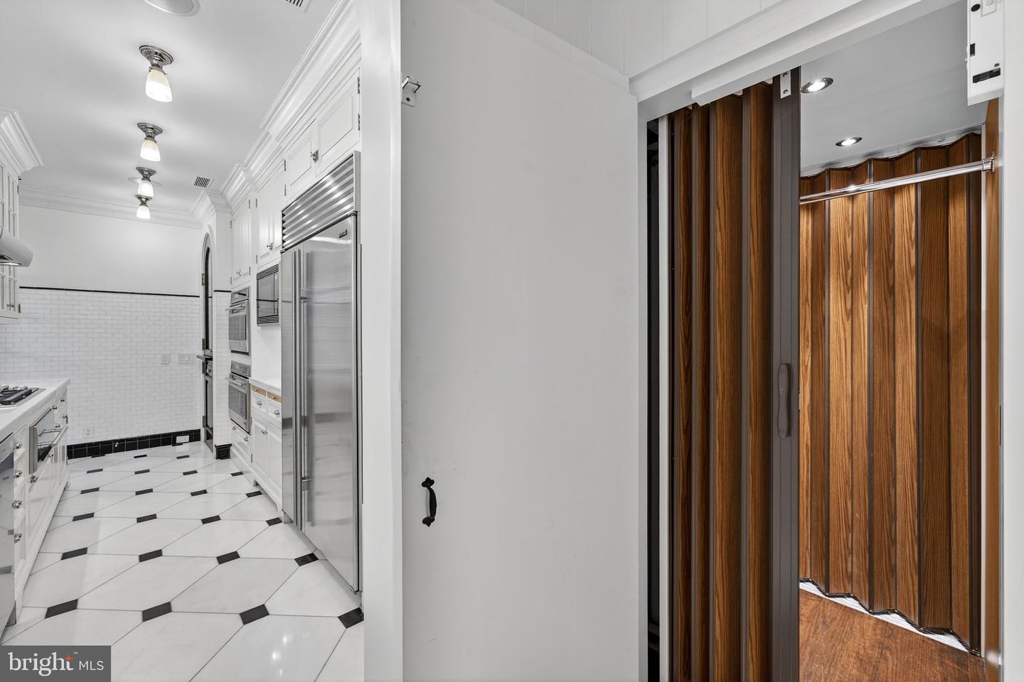 2915 O ST NW, WASHINGTON, District Of Columbia 20007, 8 Bedrooms Bedrooms, 7 Rooms Rooms,7 BathroomsBathrooms,Residential,For sale,2915 O ST NW,DCDC2210832 MLS # DCDC2210832
