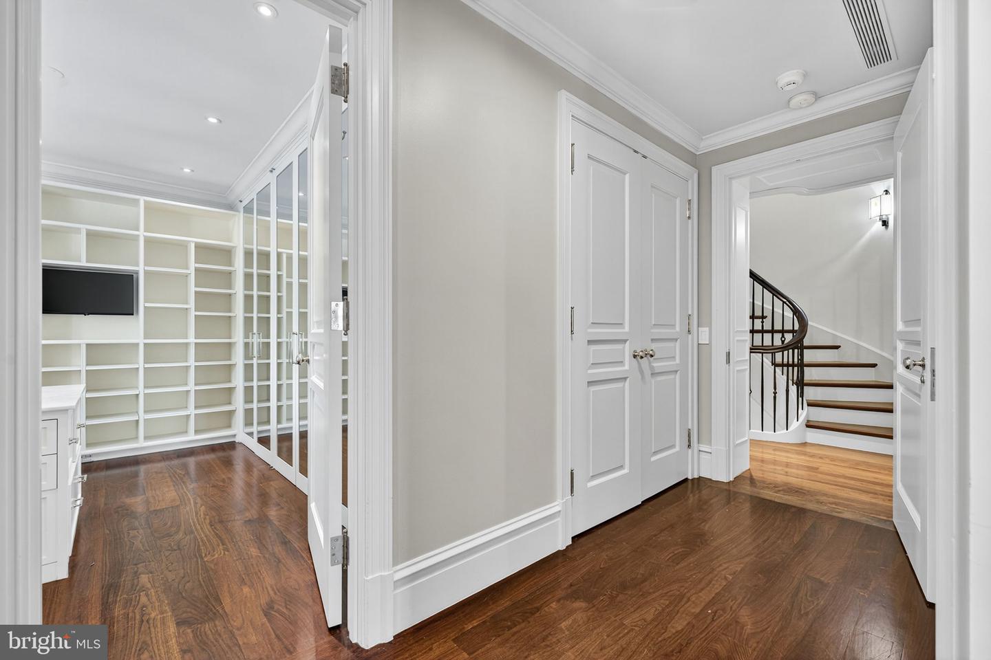 2915 O ST NW, WASHINGTON, District Of Columbia 20007, 8 Bedrooms Bedrooms, 7 Rooms Rooms,7 BathroomsBathrooms,Residential,For sale,2915 O ST NW,DCDC2210832 MLS # DCDC2210832