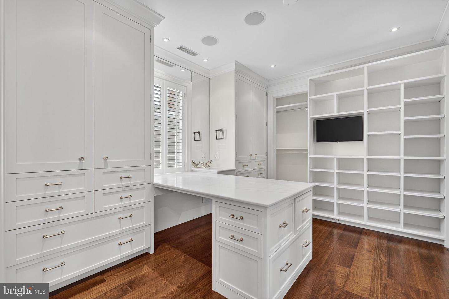 2915 O ST NW, WASHINGTON, District Of Columbia 20007, 8 Bedrooms Bedrooms, 7 Rooms Rooms,7 BathroomsBathrooms,Residential,For sale,2915 O ST NW,DCDC2210832 MLS # DCDC2210832