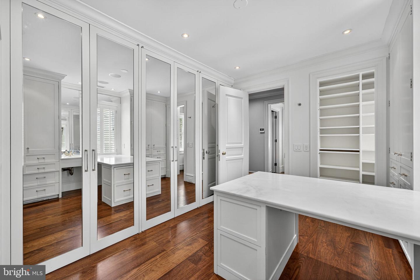 2915 O ST NW, WASHINGTON, District Of Columbia 20007, 8 Bedrooms Bedrooms, 7 Rooms Rooms,7 BathroomsBathrooms,Residential,For sale,2915 O ST NW,DCDC2210832 MLS # DCDC2210832