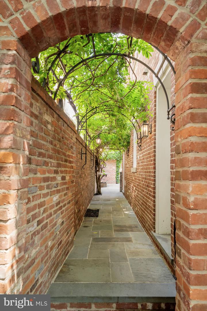2915 O ST NW, WASHINGTON, District Of Columbia 20007, 8 Bedrooms Bedrooms, 7 Rooms Rooms,7 BathroomsBathrooms,Residential,For sale,2915 O ST NW,DCDC2210832 MLS # DCDC2210832