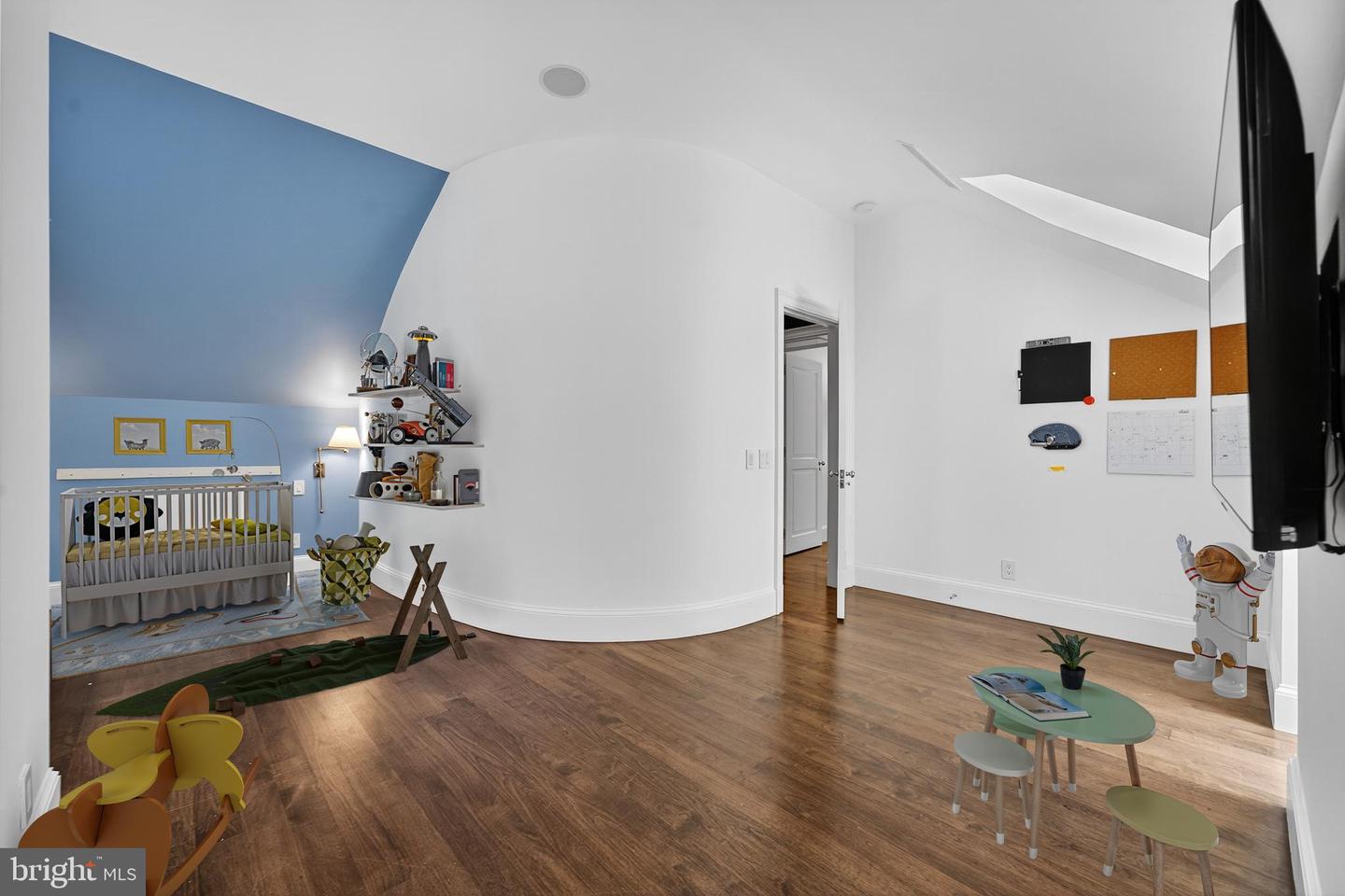 2915 O ST NW, WASHINGTON, District Of Columbia 20007, 8 Bedrooms Bedrooms, 7 Rooms Rooms,7 BathroomsBathrooms,Residential,For sale,2915 O ST NW,DCDC2210832 MLS # DCDC2210832