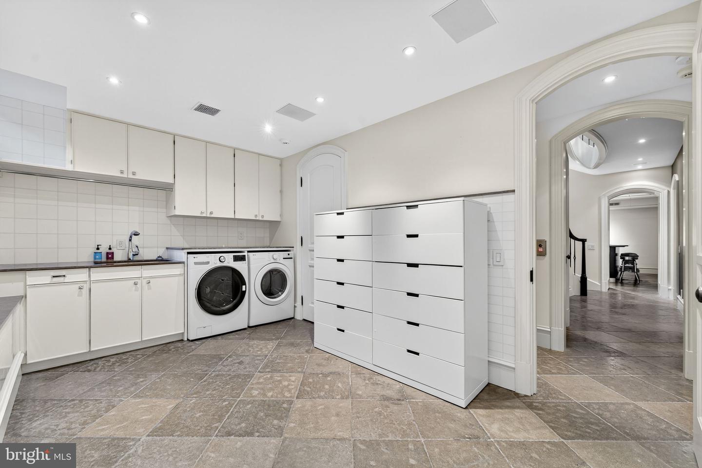 2915 O ST NW, WASHINGTON, District Of Columbia 20007, 8 Bedrooms Bedrooms, 7 Rooms Rooms,7 BathroomsBathrooms,Residential,For sale,2915 O ST NW,DCDC2210832 MLS # DCDC2210832