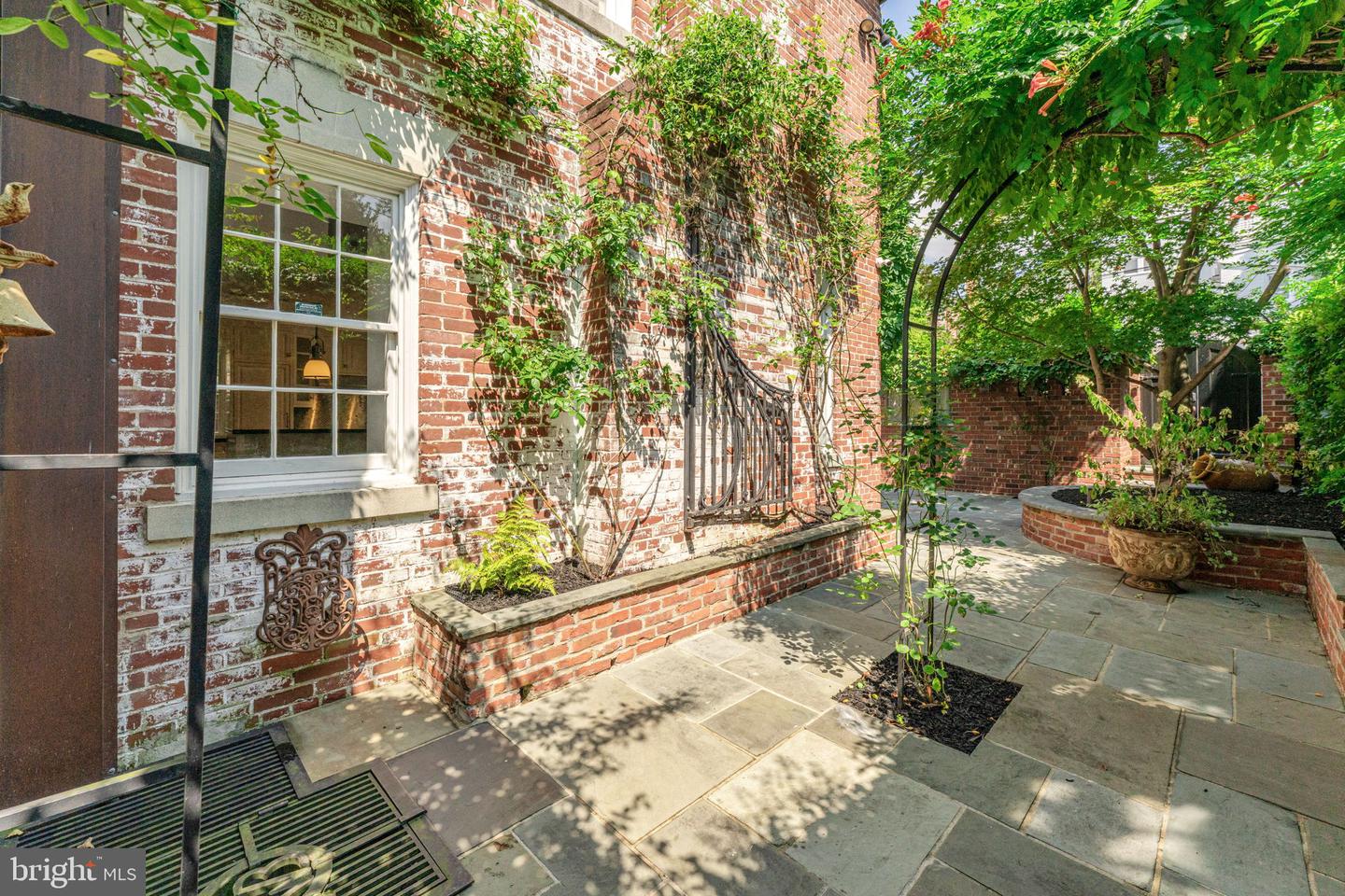 2915 O ST NW, WASHINGTON, District Of Columbia 20007, 8 Bedrooms Bedrooms, 7 Rooms Rooms,7 BathroomsBathrooms,Residential,For sale,2915 O ST NW,DCDC2210832 MLS # DCDC2210832