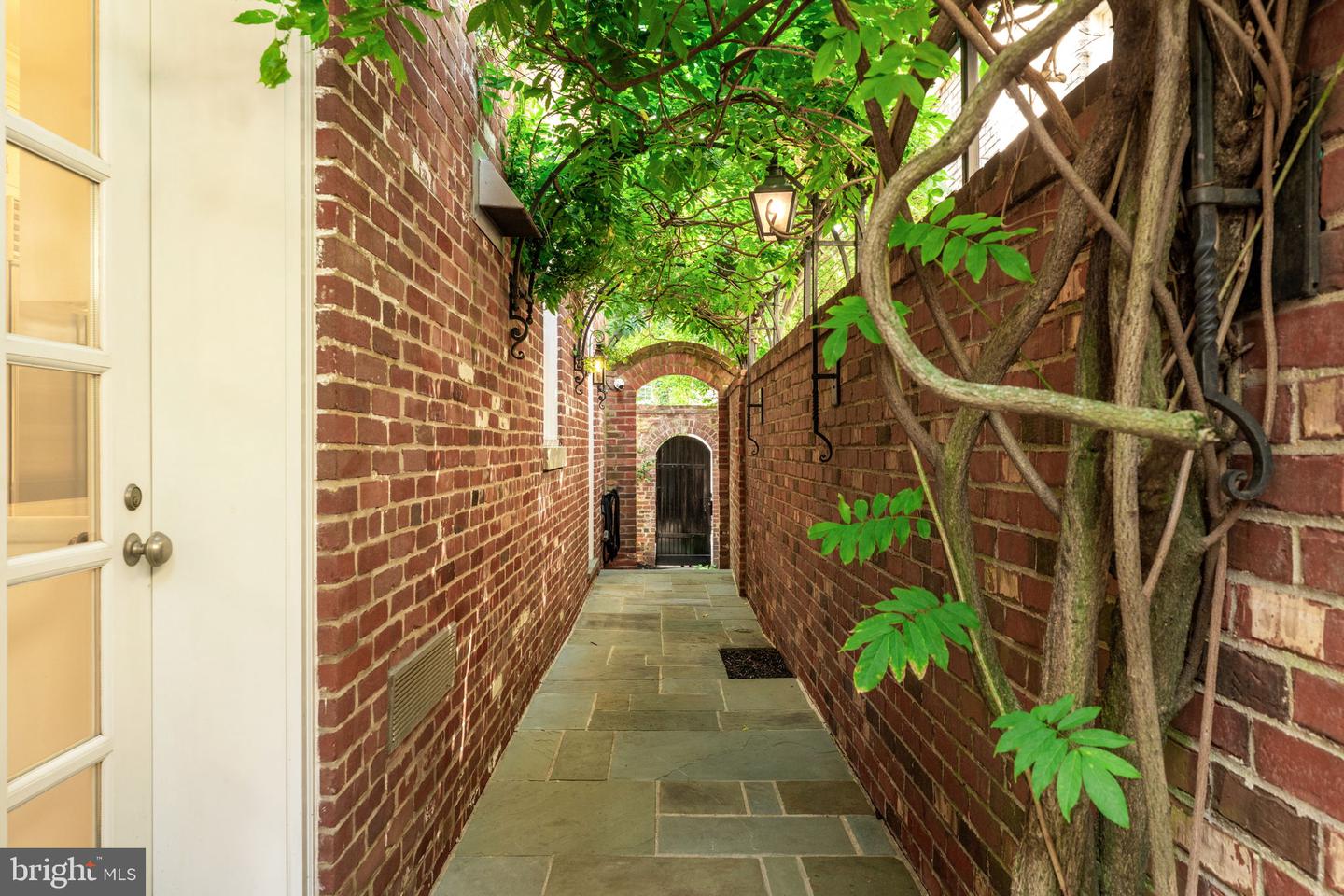 2915 O ST NW, WASHINGTON, District Of Columbia 20007, 8 Bedrooms Bedrooms, 7 Rooms Rooms,7 BathroomsBathrooms,Residential,For sale,2915 O ST NW,DCDC2210832 MLS # DCDC2210832