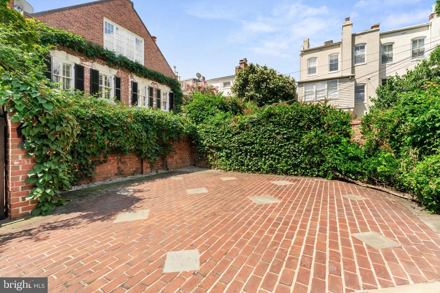 2915 O ST NW, WASHINGTON, District Of Columbia 20007, 8 Bedrooms Bedrooms, 7 Rooms Rooms,7 BathroomsBathrooms,Residential,For sale,2915 O ST NW,DCDC2210832 MLS # DCDC2210832