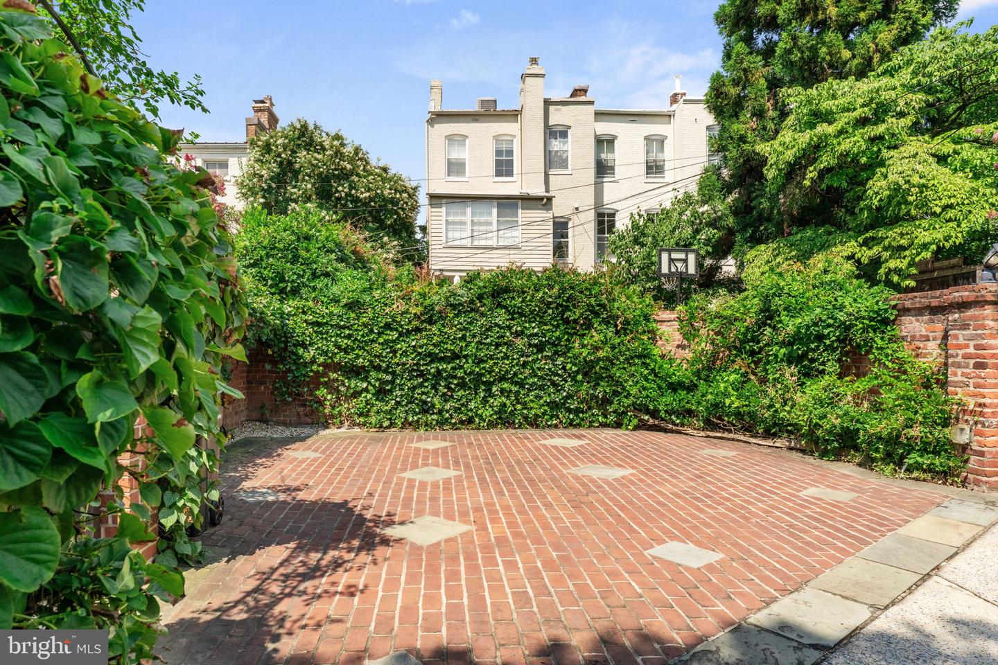 2915 O ST NW, WASHINGTON, District Of Columbia 20007, 8 Bedrooms Bedrooms, 7 Rooms Rooms,7 BathroomsBathrooms,Residential,For sale,2915 O ST NW,DCDC2210832 MLS # DCDC2210832