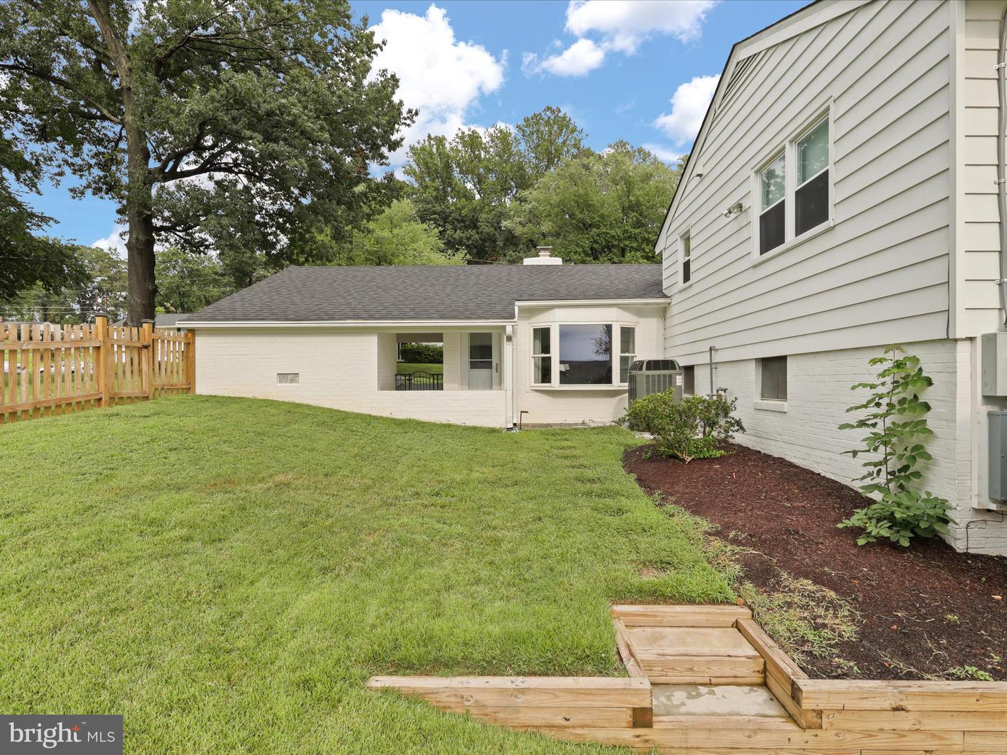 7900 GOSPORT LN, SPRINGFIELD, Virginia 22151, 4 Bedrooms Bedrooms, ,2 BathroomsBathrooms,Residential,For sale,7900 GOSPORT LN,VAFX2256208 MLS # VAFX2256208