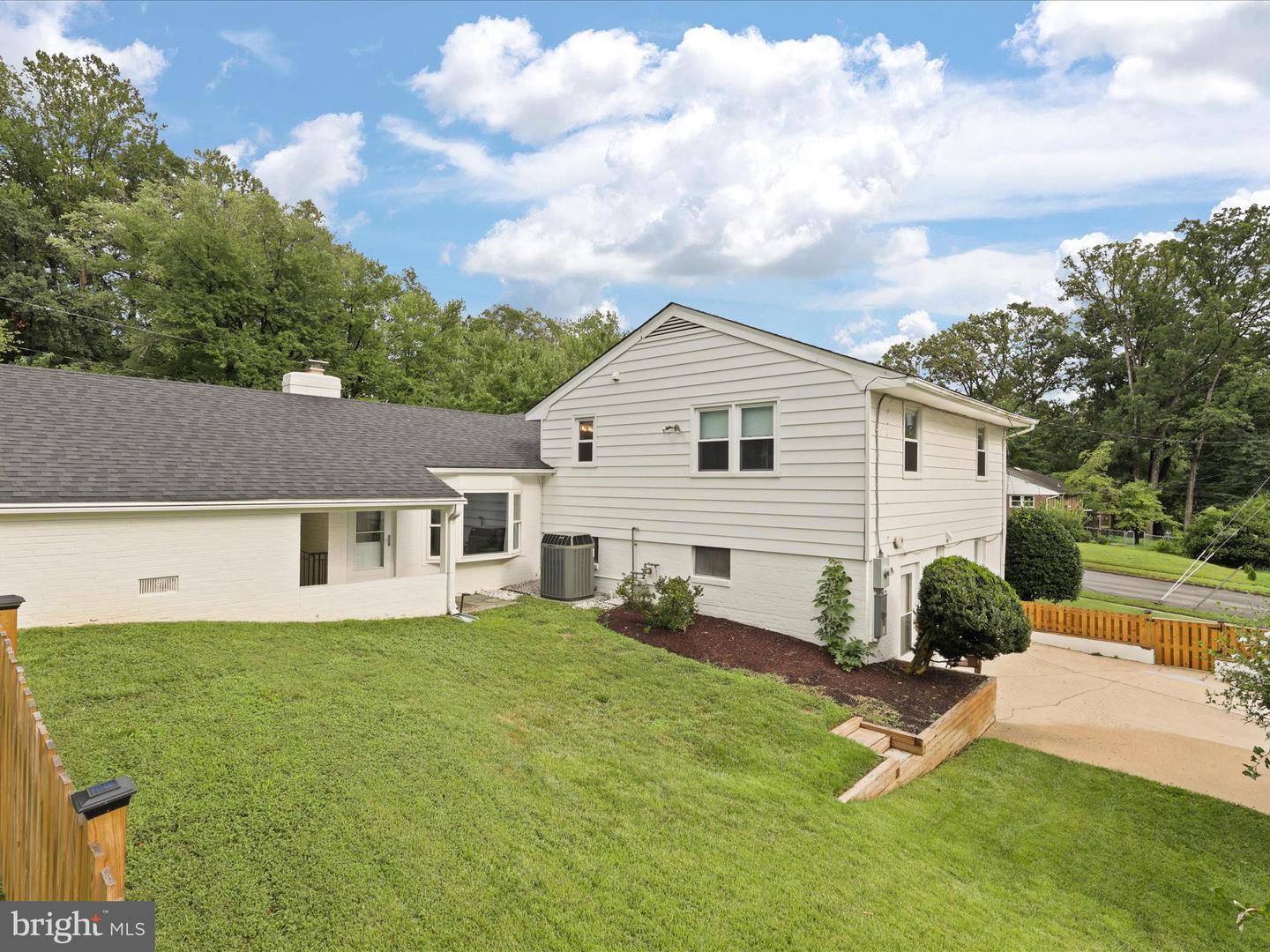 7900 GOSPORT LN, SPRINGFIELD, Virginia 22151, 4 Bedrooms Bedrooms, ,2 BathroomsBathrooms,Residential,For sale,7900 GOSPORT LN,VAFX2256208 MLS # VAFX2256208