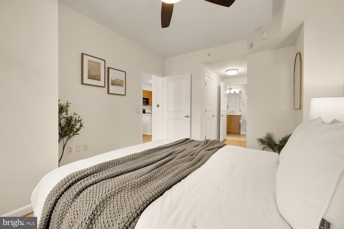 1021 N GARFIELD ST #702, ARLINGTON, Virginia 22201, 1 Bedroom Bedrooms, ,1 BathroomBathrooms,Residential,For sale,1021 N GARFIELD ST #702,VAAR2061136 MLS # VAAR2061136