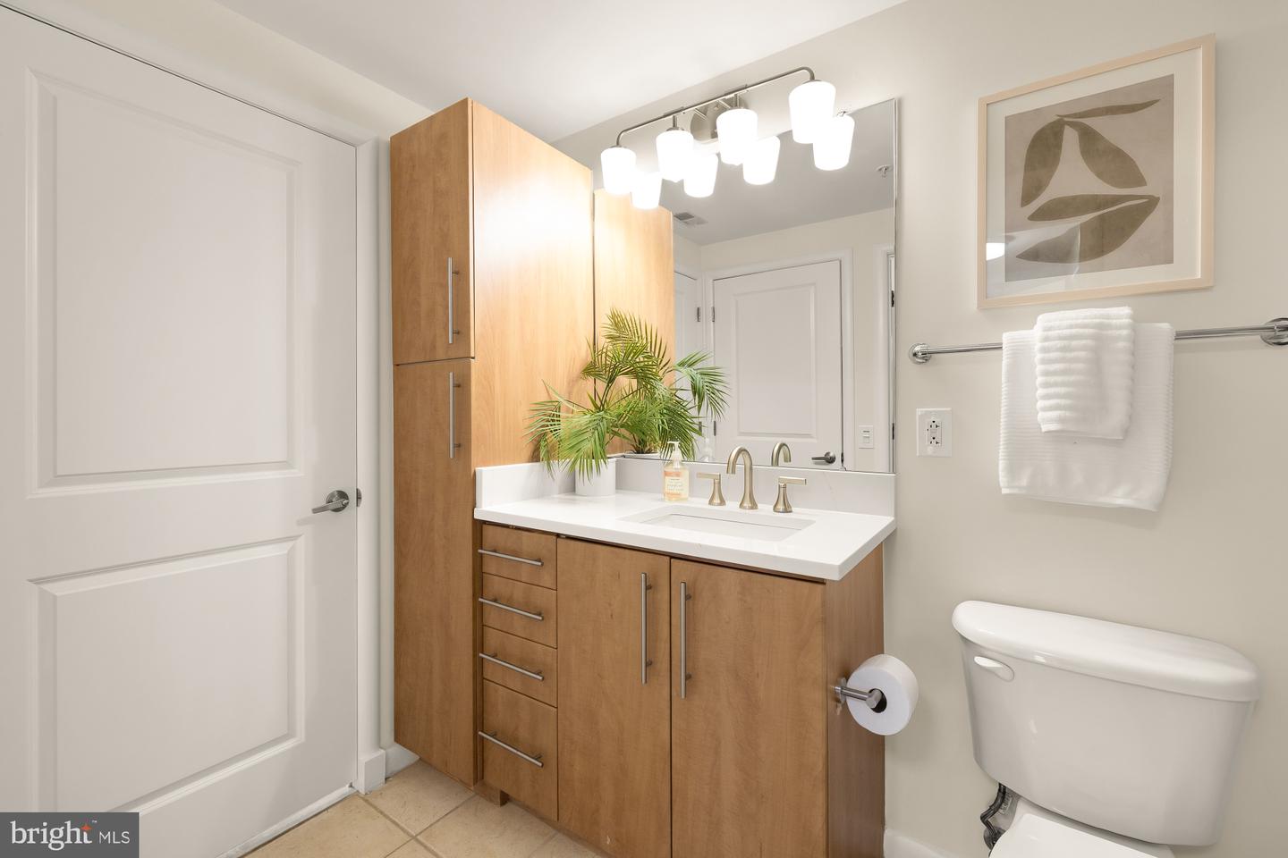 1021 N GARFIELD ST #702, ARLINGTON, Virginia 22201, 1 Bedroom Bedrooms, ,1 BathroomBathrooms,Residential,For sale,1021 N GARFIELD ST #702,VAAR2061136 MLS # VAAR2061136
