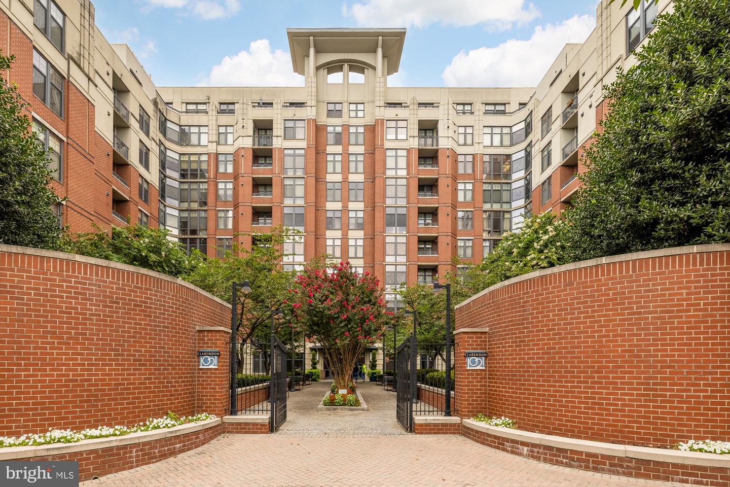 1021 N GARFIELD ST #702, ARLINGTON, Virginia 22201, 1 Bedroom Bedrooms, ,1 BathroomBathrooms,Residential,For sale,1021 N GARFIELD ST #702,VAAR2061136 MLS # VAAR2061136