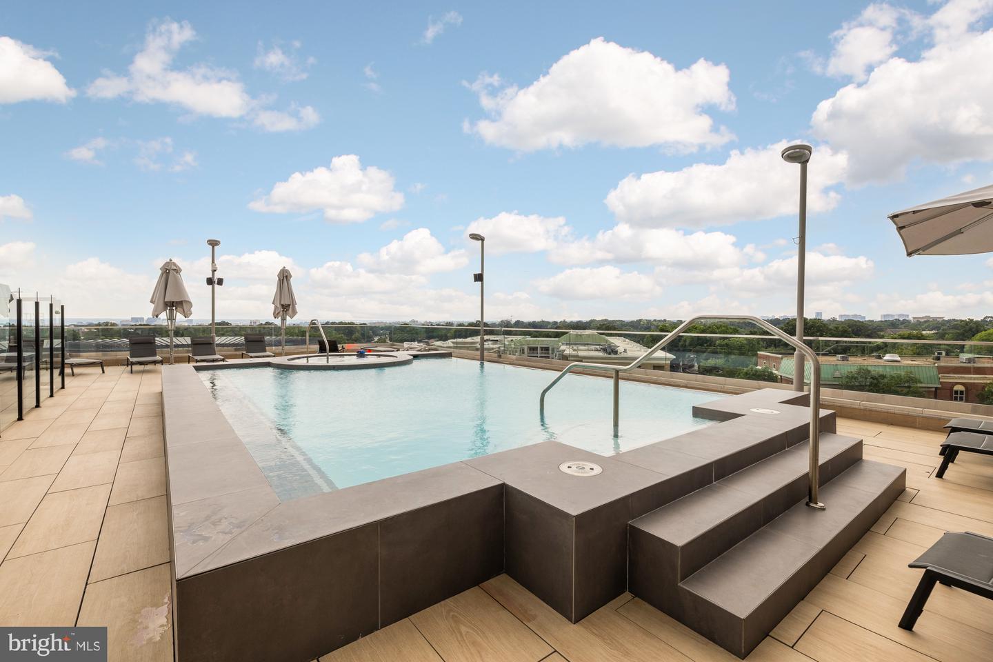 1021 N GARFIELD ST #702, ARLINGTON, Virginia 22201, 1 Bedroom Bedrooms, ,1 BathroomBathrooms,Residential,For sale,1021 N GARFIELD ST #702,VAAR2061136 MLS # VAAR2061136