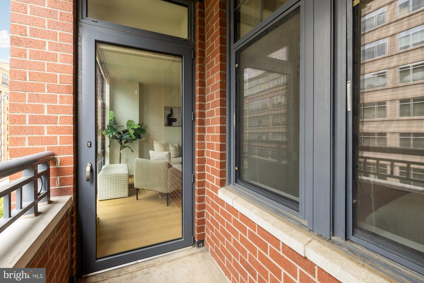 1021 N GARFIELD ST #702, ARLINGTON, Virginia 22201, 1 Bedroom Bedrooms, ,1 BathroomBathrooms,Residential,For sale,1021 N GARFIELD ST #702,VAAR2061136 MLS # VAAR2061136