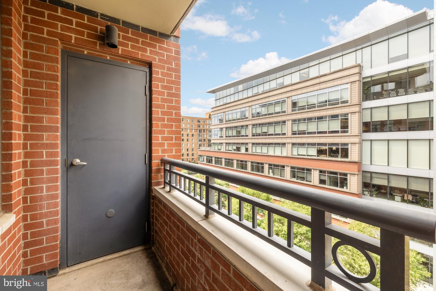 1021 N GARFIELD ST #702, ARLINGTON, Virginia 22201, 1 Bedroom Bedrooms, ,1 BathroomBathrooms,Residential,For sale,1021 N GARFIELD ST #702,VAAR2061136 MLS # VAAR2061136