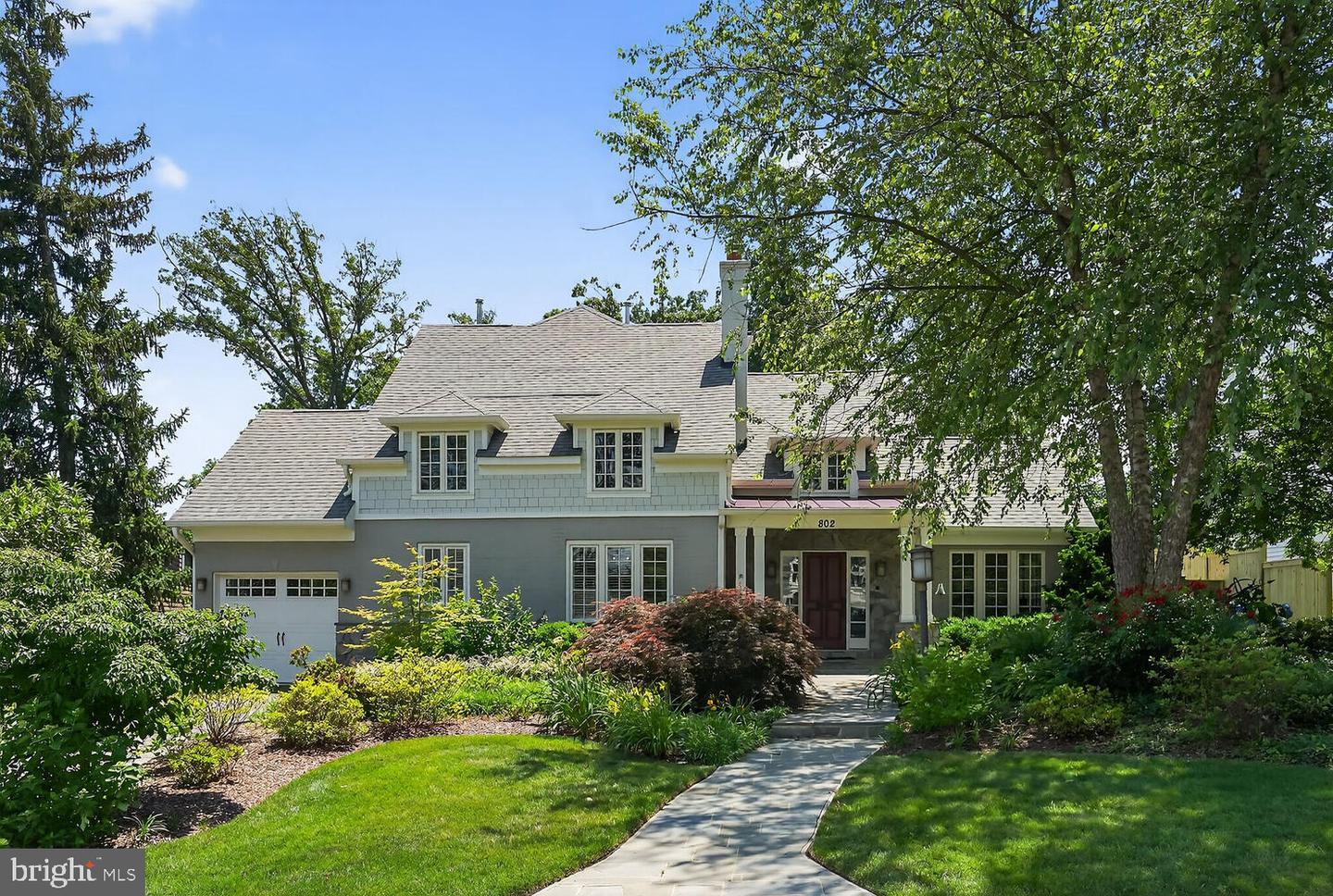 802 BEVERLEY DR, ALEXANDRIA, Virginia 22302, 5 Bedrooms Bedrooms, ,3 BathroomsBathrooms,Residential,For sale,802 BEVERLEY DR,VAAX2047780 MLS # VAAX2047780