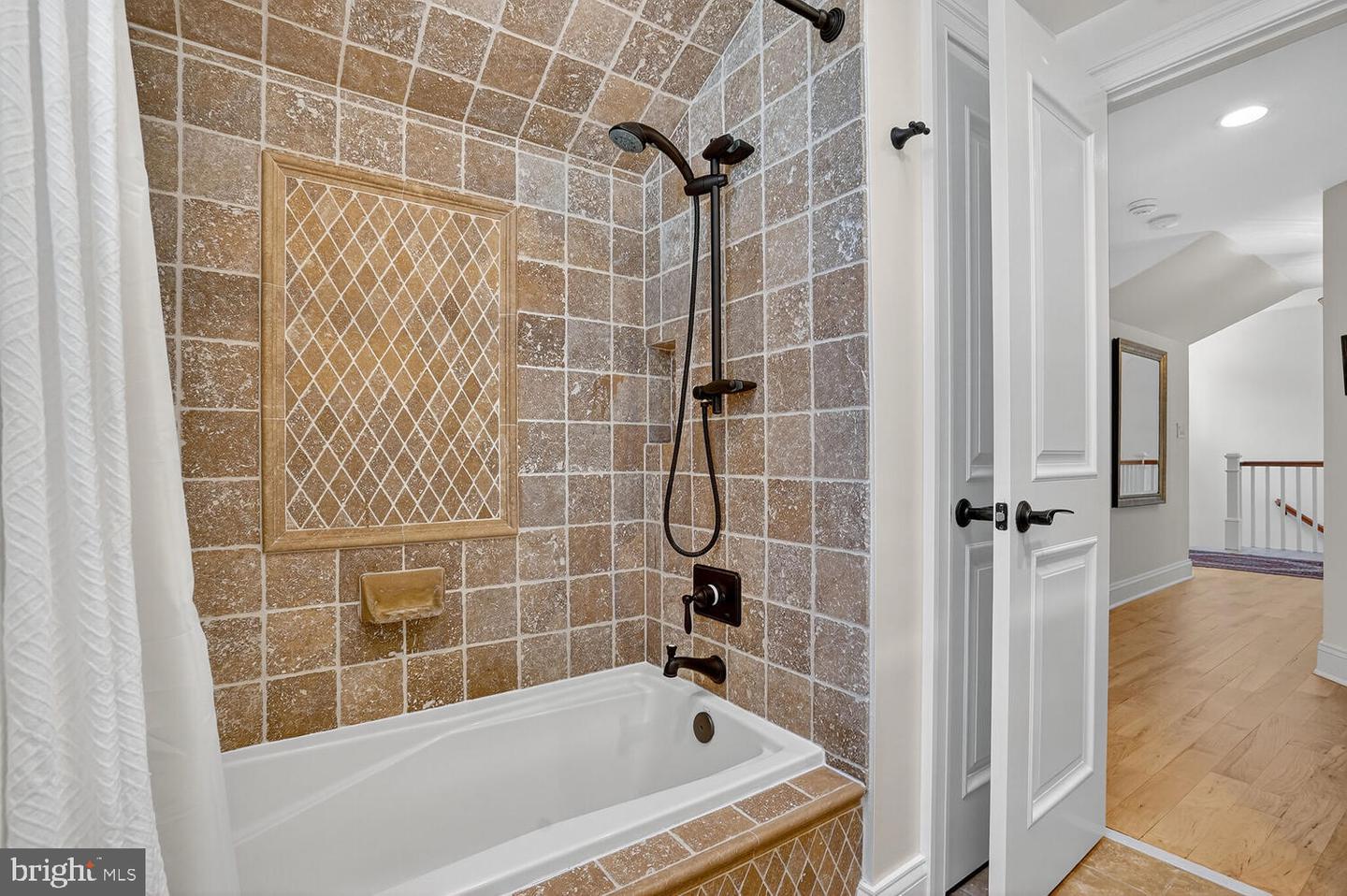 802 BEVERLEY DR, ALEXANDRIA, Virginia 22302, 5 Bedrooms Bedrooms, ,3 BathroomsBathrooms,Residential,For sale,802 BEVERLEY DR,VAAX2047780 MLS # VAAX2047780