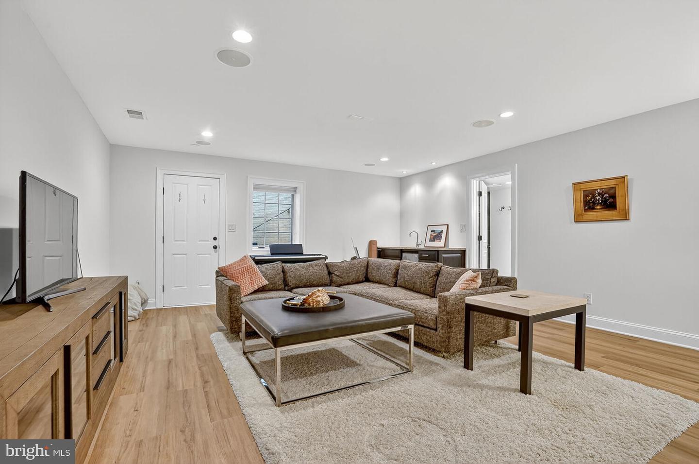802 BEVERLEY DR, ALEXANDRIA, Virginia 22302, 5 Bedrooms Bedrooms, ,3 BathroomsBathrooms,Residential,For sale,802 BEVERLEY DR,VAAX2047780 MLS # VAAX2047780