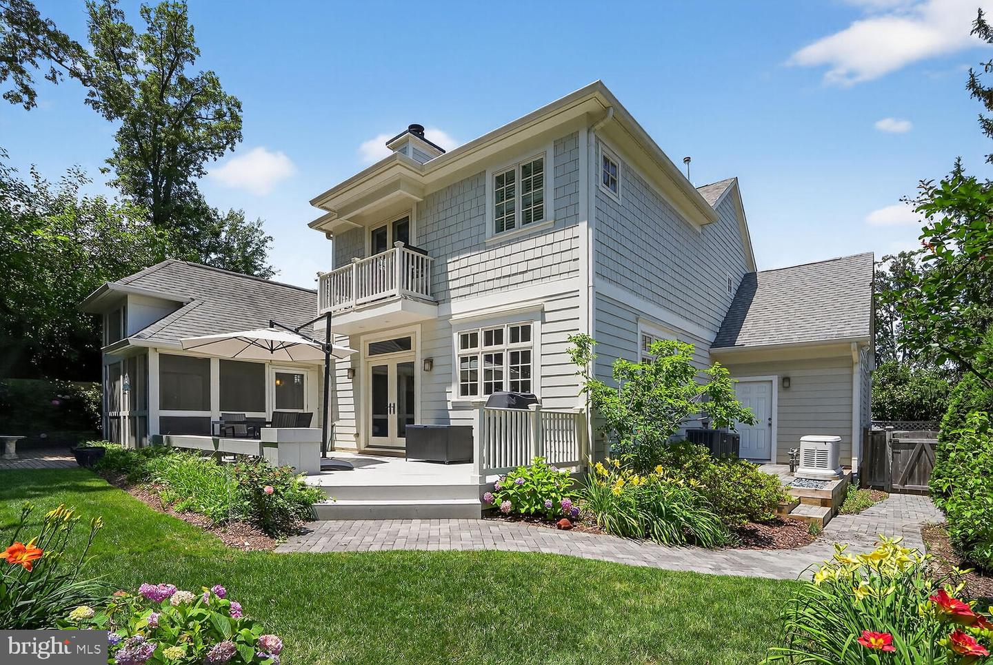 802 BEVERLEY DR, ALEXANDRIA, Virginia 22302, 5 Bedrooms Bedrooms, ,3 BathroomsBathrooms,Residential,For sale,802 BEVERLEY DR,VAAX2047780 MLS # VAAX2047780