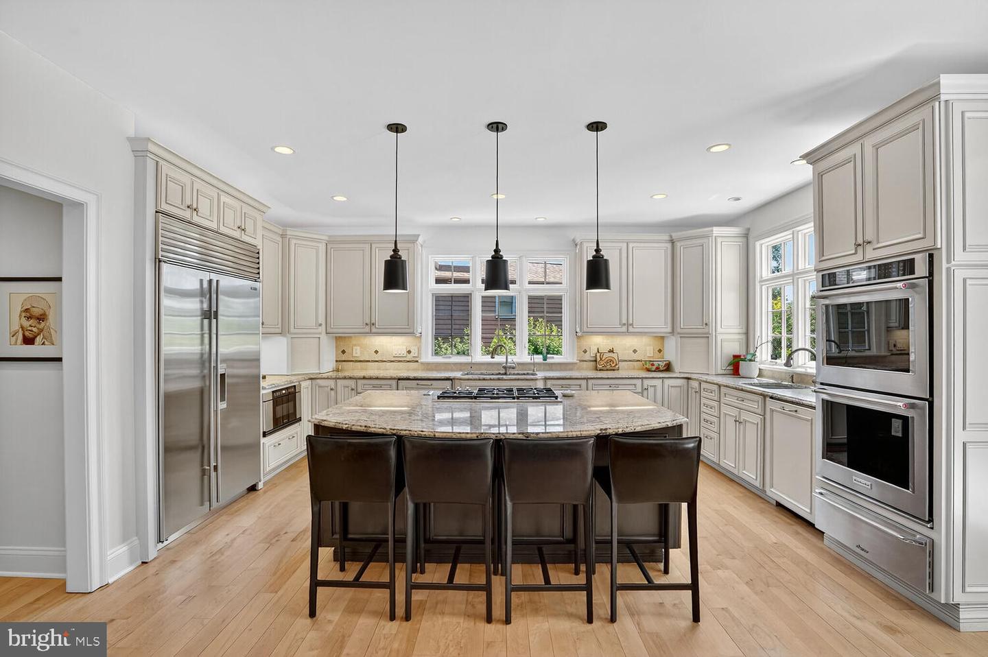 802 BEVERLEY DR, ALEXANDRIA, Virginia 22302, 5 Bedrooms Bedrooms, ,3 BathroomsBathrooms,Residential,For sale,802 BEVERLEY DR,VAAX2047780 MLS # VAAX2047780