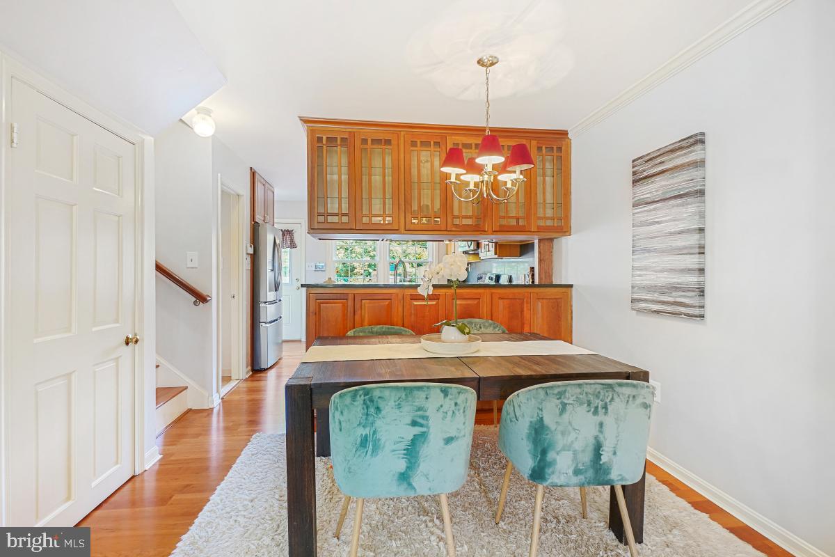 907 FRANKLIN ST, ALEXANDRIA, Virginia 22314, 2 Bedrooms Bedrooms, ,2 BathroomsBathrooms,Residential,For sale,907 FRANKLIN ST,VAAX2047820 MLS # VAAX2047820