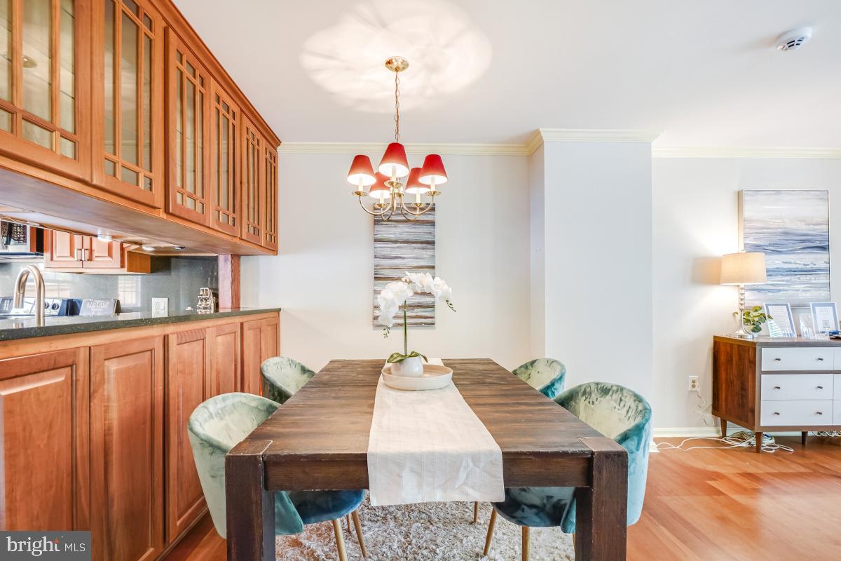 907 FRANKLIN ST, ALEXANDRIA, Virginia 22314, 2 Bedrooms Bedrooms, ,2 BathroomsBathrooms,Residential,For sale,907 FRANKLIN ST,VAAX2047820 MLS # VAAX2047820