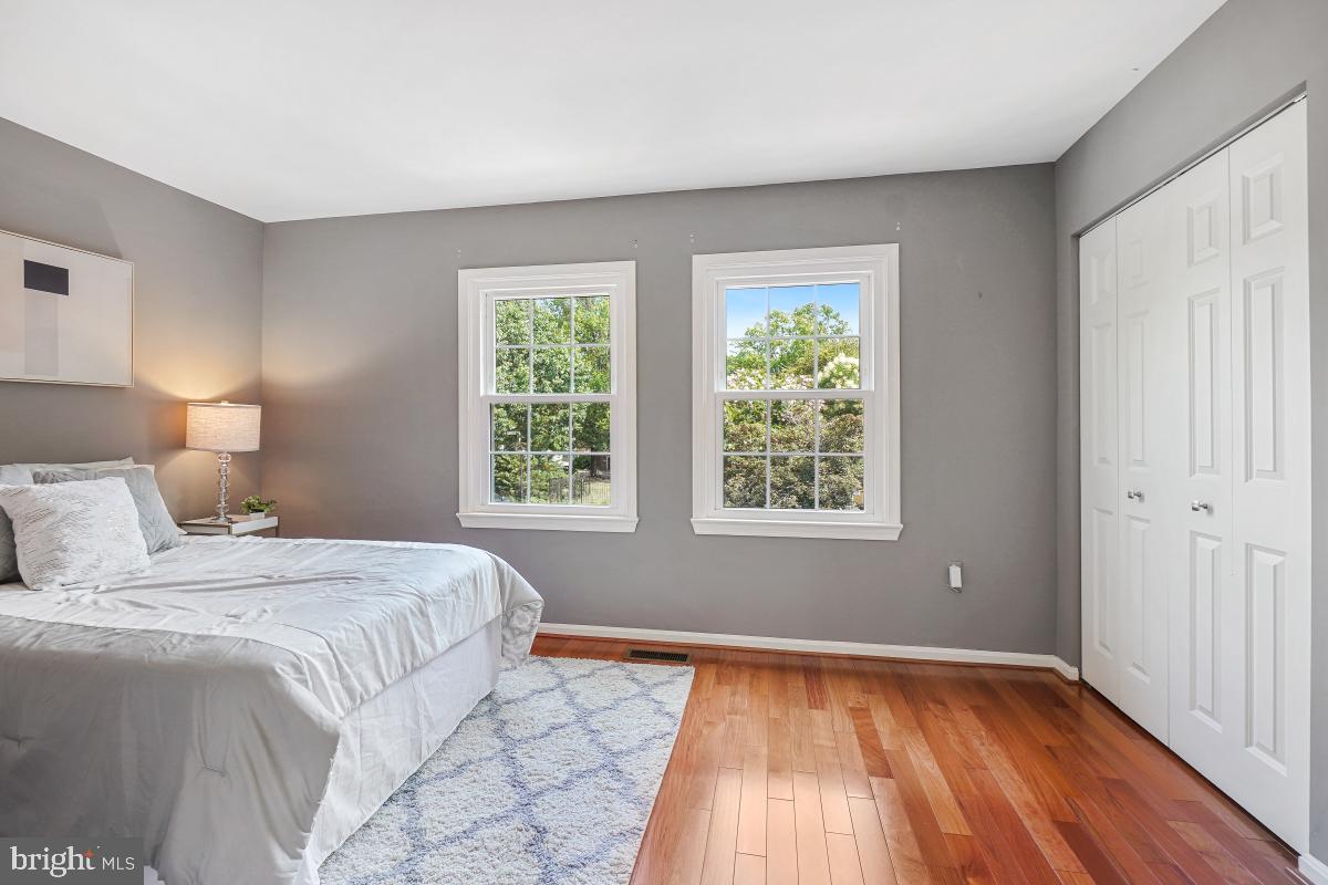 907 FRANKLIN ST, ALEXANDRIA, Virginia 22314, 2 Bedrooms Bedrooms, ,2 BathroomsBathrooms,Residential,For sale,907 FRANKLIN ST,VAAX2047820 MLS # VAAX2047820